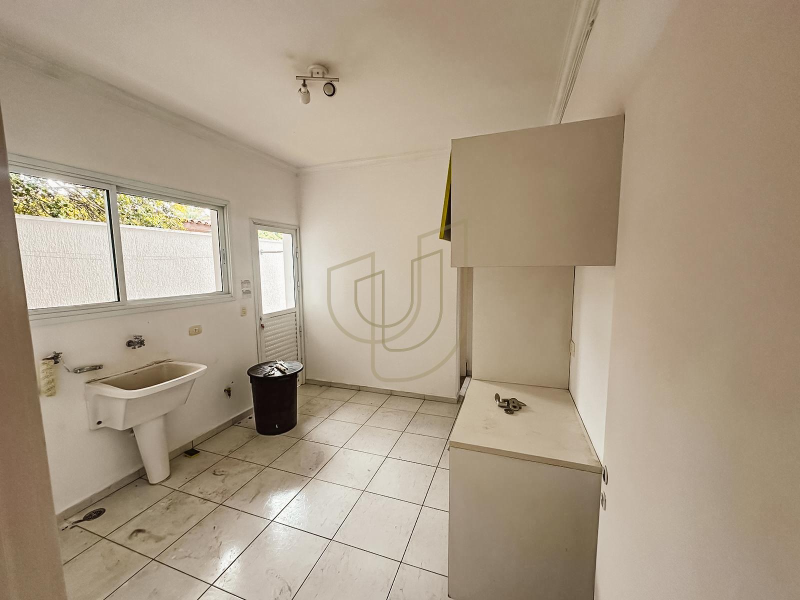 Sobrado Cl&aacute;ssico com 4 su&iacute;tes no Jardim Apollo I - S&atilde;o Jos&eacute; dos Campos/SP  São José dos Campos - 