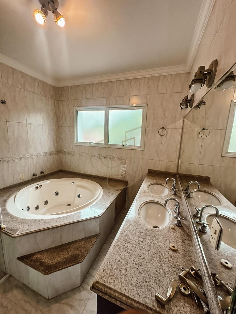 Sobrado Cl&aacute;ssico com 4 su&iacute;tes no Jardim Apollo I - S&atilde;o Jos&eacute; dos Campos/SP  São José dos Campos - 