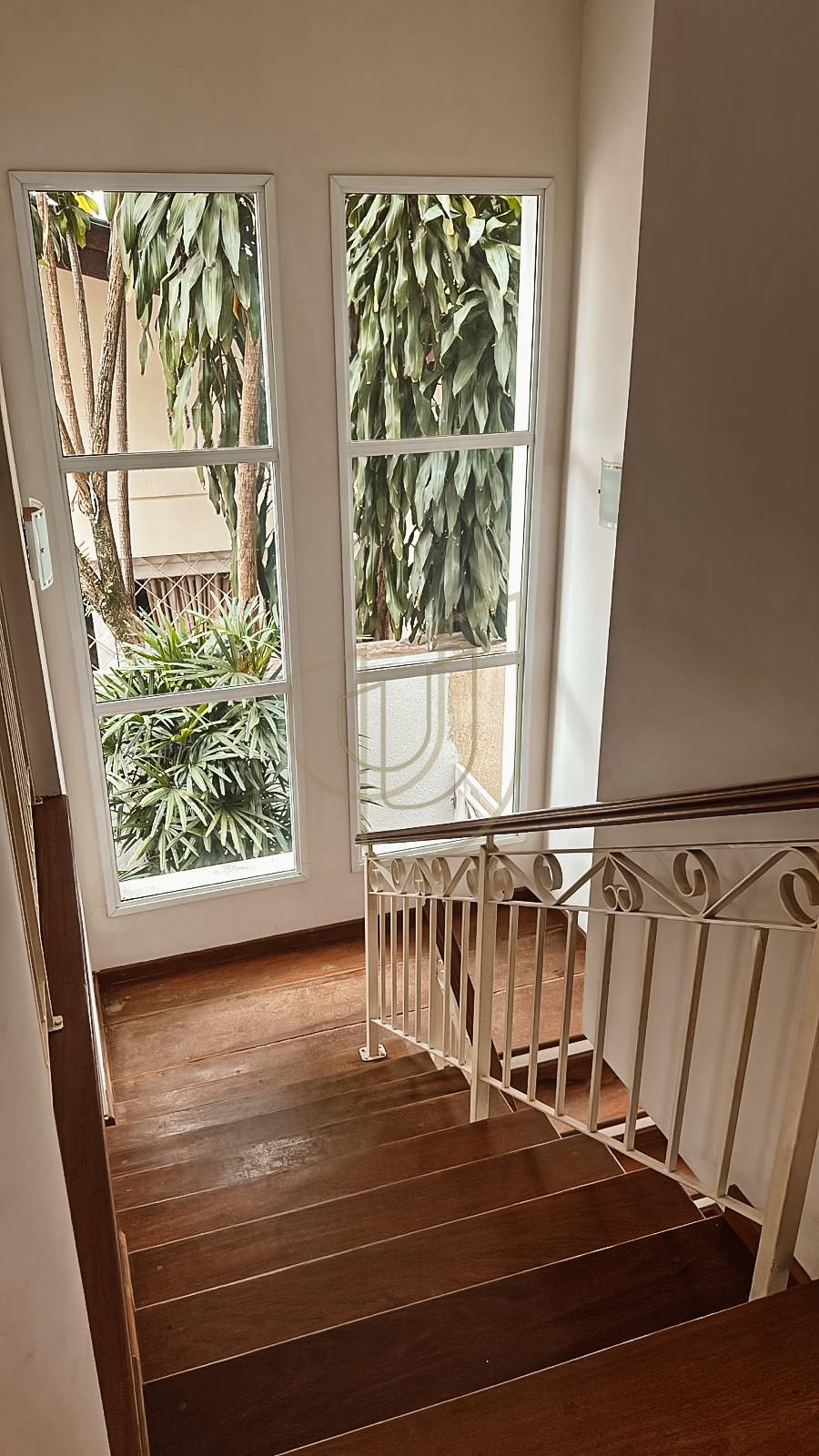 Sobrado Cl&aacute;ssico com 4 su&iacute;tes no Jardim Apollo I - S&atilde;o Jos&eacute; dos Campos/SP  São José dos Campos - 