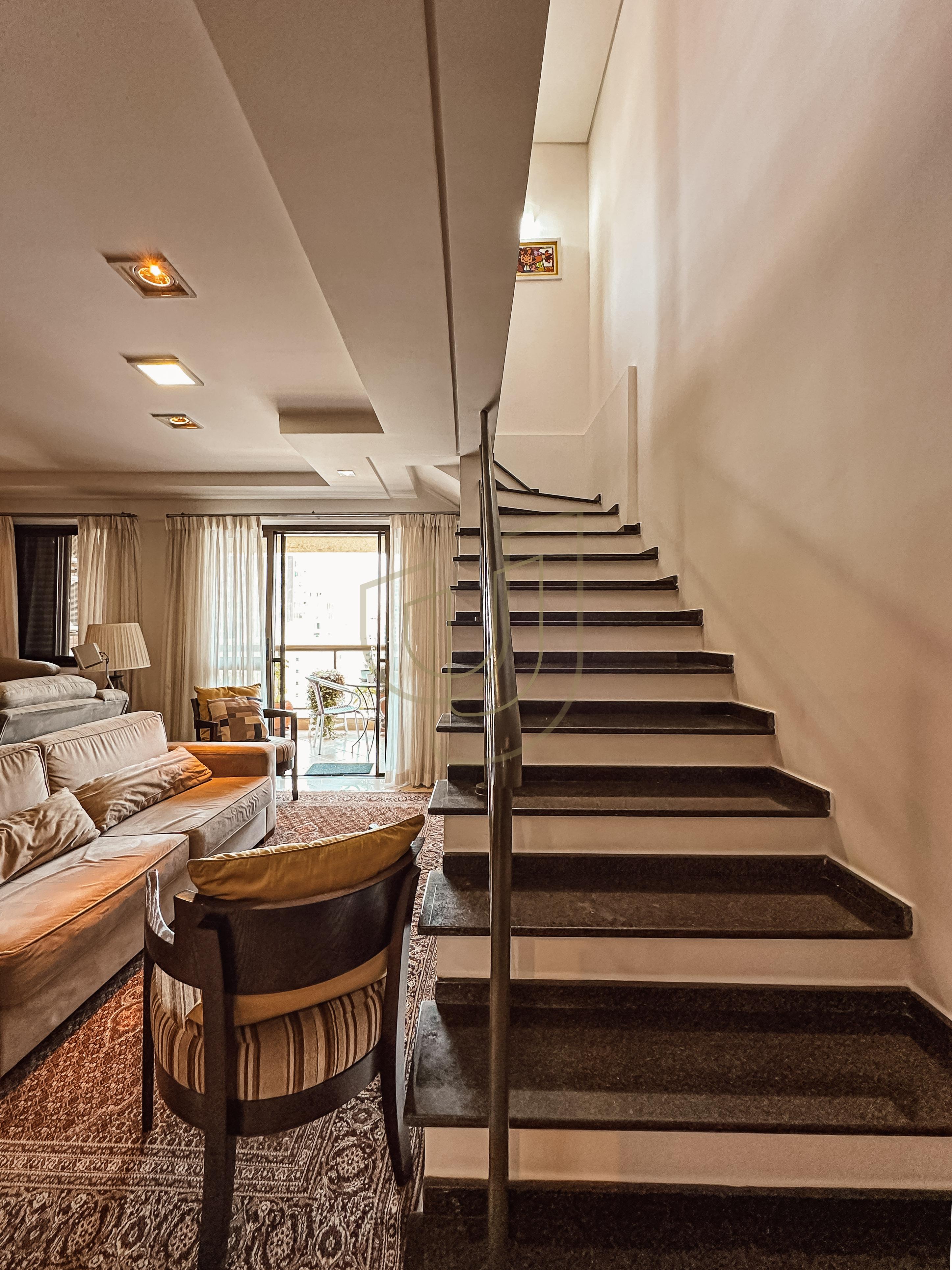 Cobertura Duplex com 4 Su&iacute;tes e 265m&sup2; no Jardim Aquarius - S&atilde;o Jos&eacute; dos Campos/SP  São José dos Campos - 