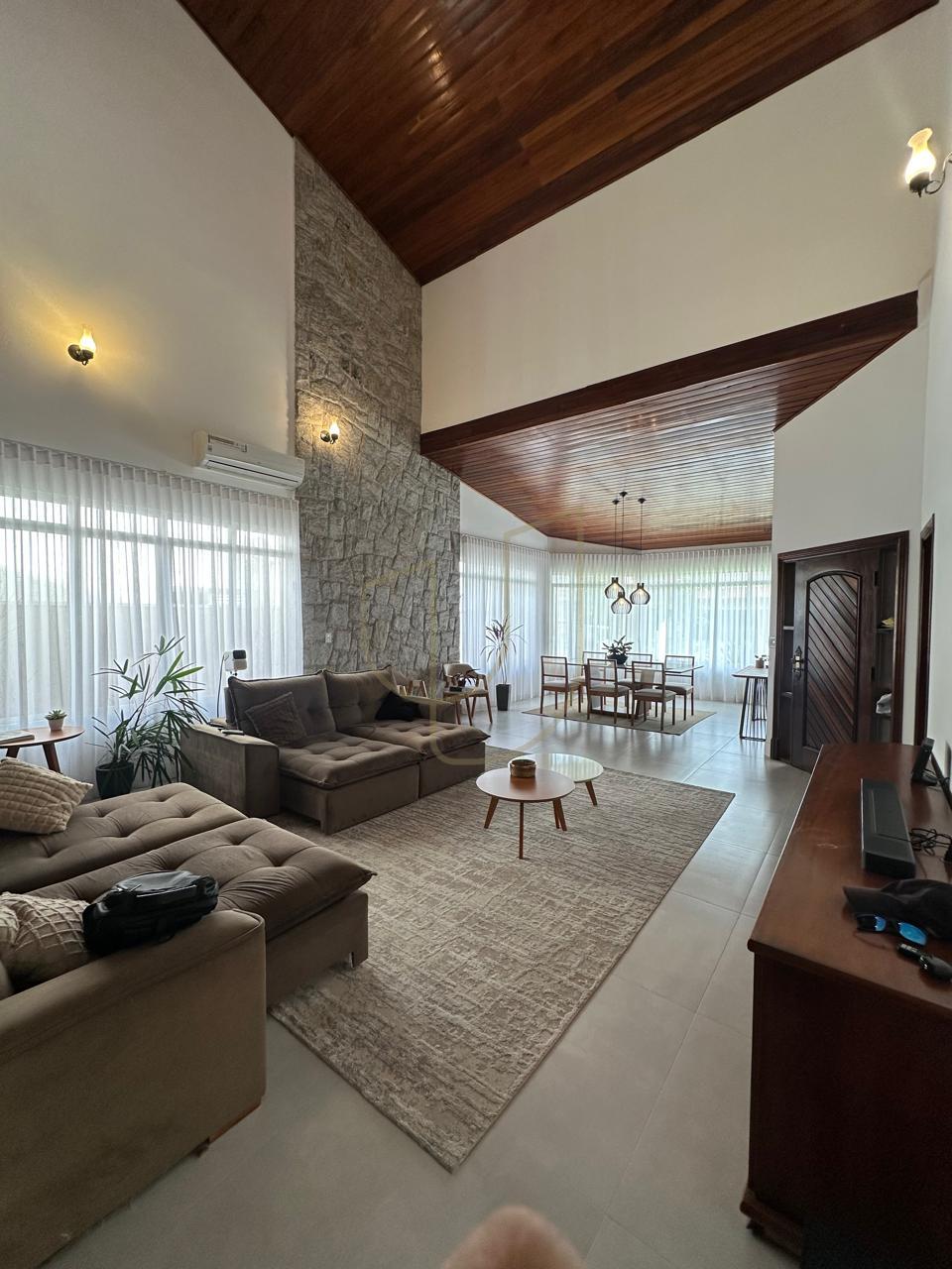 Sobrado com 4 Dormit&oacute;rios de 360m&sup2; no Esplanada do Sol - Jardim Esplanada  São José dos Campos - 