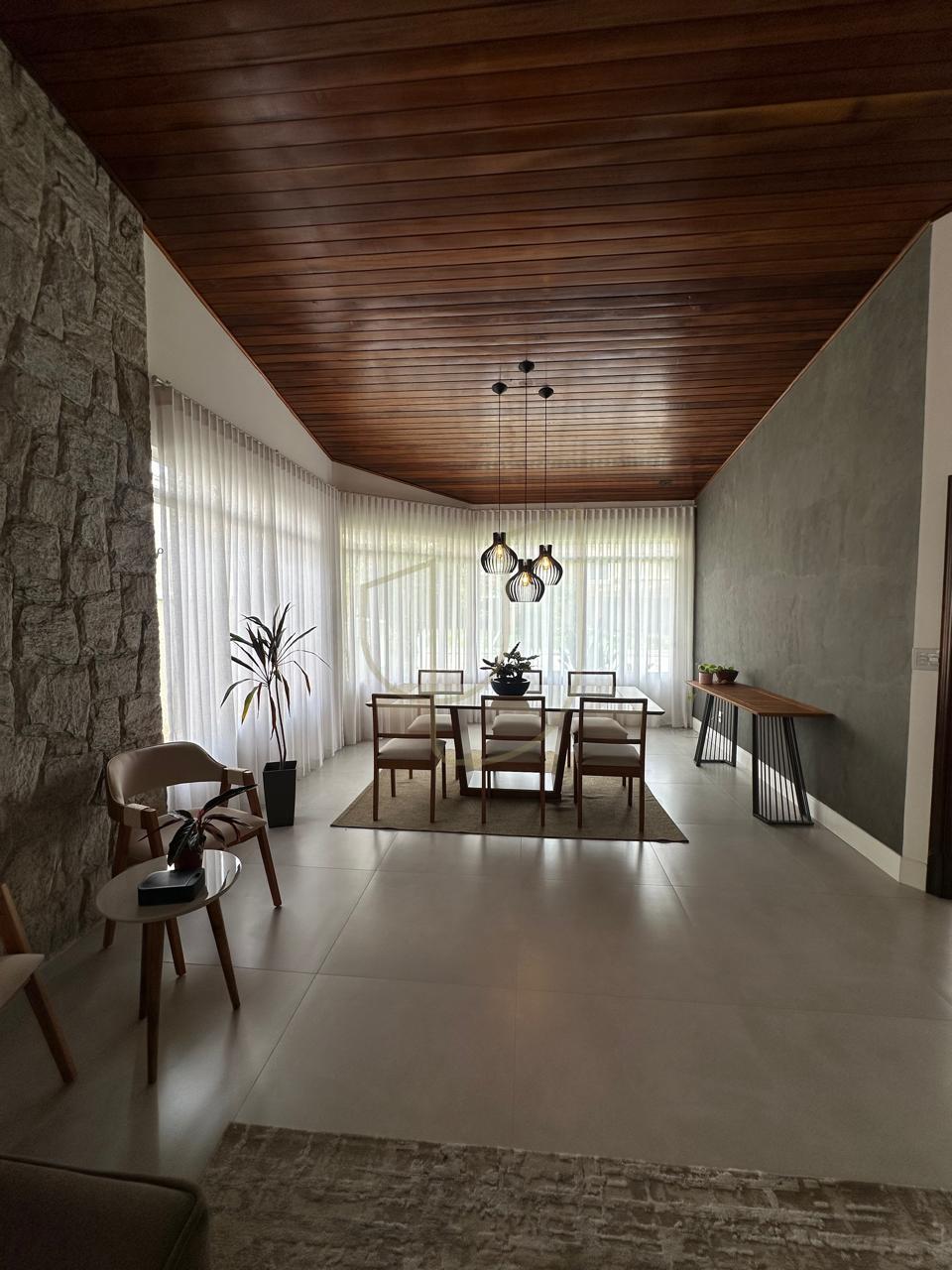 Sobrado com 4 Dormit&oacute;rios de 360m&sup2; no Esplanada do Sol - Jardim Esplanada  São José dos Campos - 