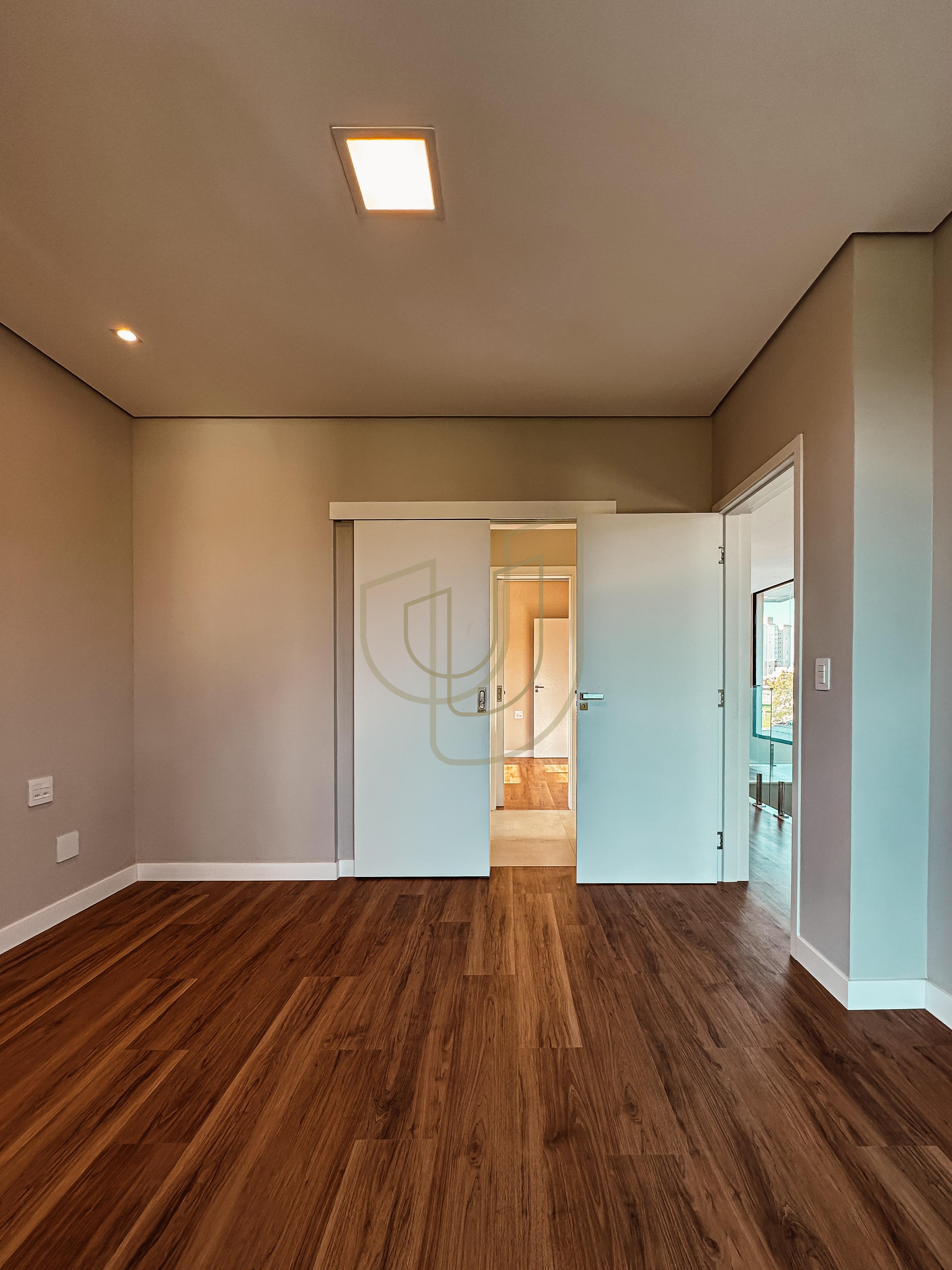 Sobrado com 4 Su&iacute;tes no Floradas do Paratehy - Urbanova  São José dos Campos - 