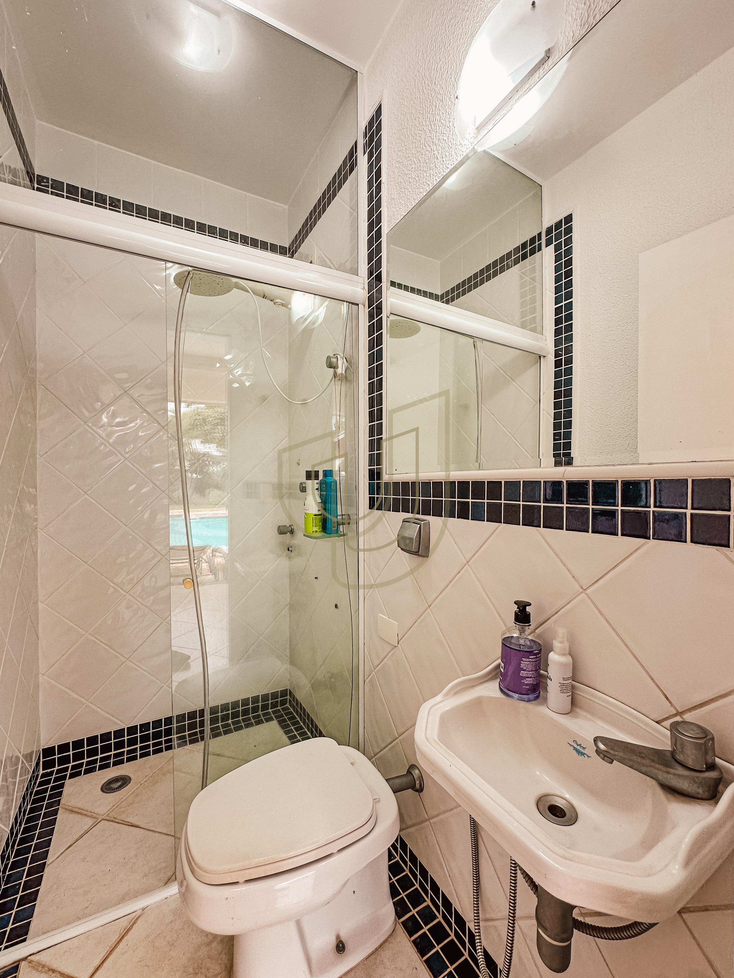 Sobrado com terreno de 720m&sup2; e 4 Dormit&oacute;rios no Jardim das Colinas - S&atilde;o Jos&eacute; dos Campos  São José dos Campos - 