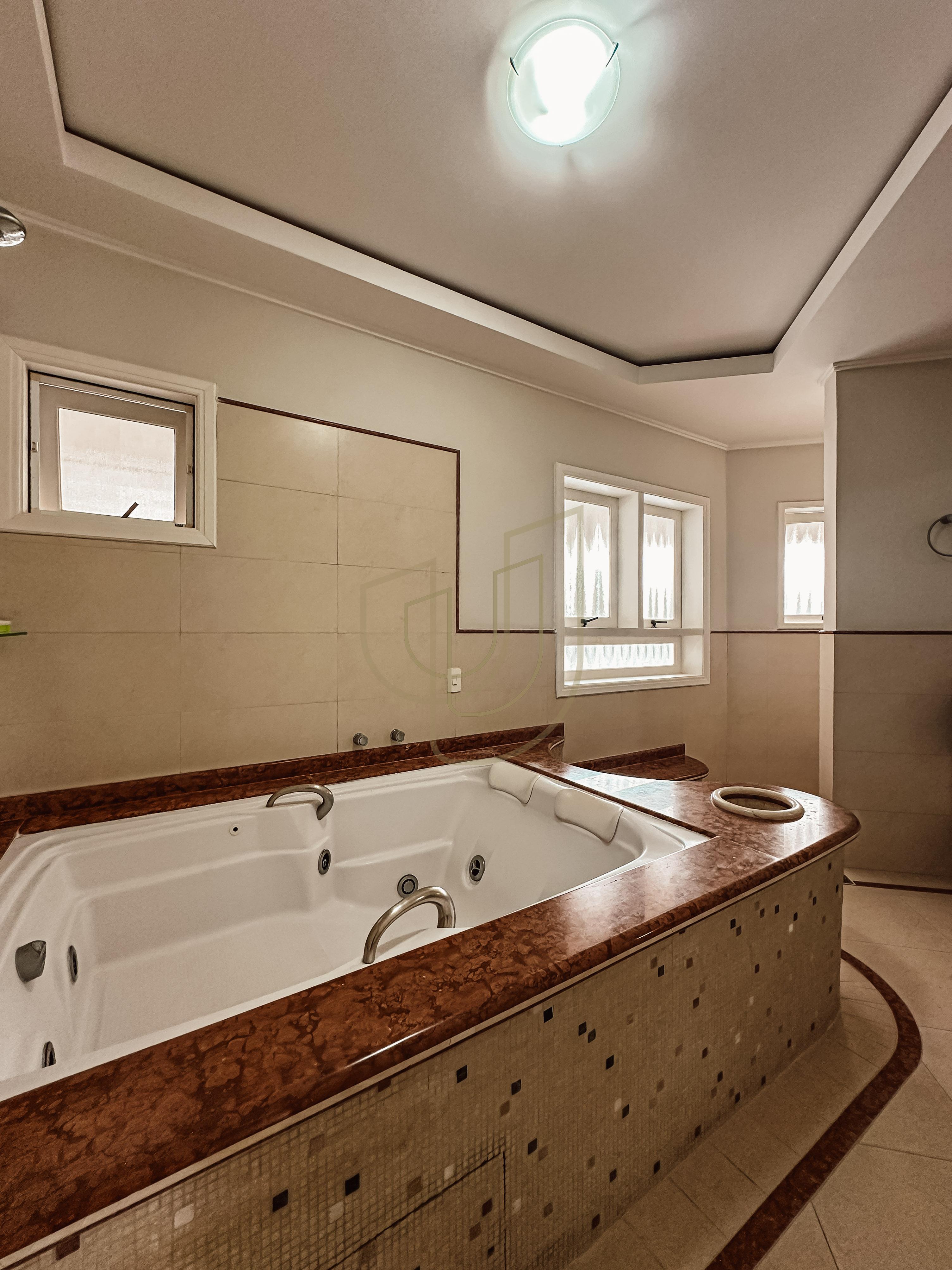 Sobrado com terreno de 720m&sup2; e 4 Dormit&oacute;rios no Jardim das Colinas - S&atilde;o Jos&eacute; dos Campos  São José dos Campos - 