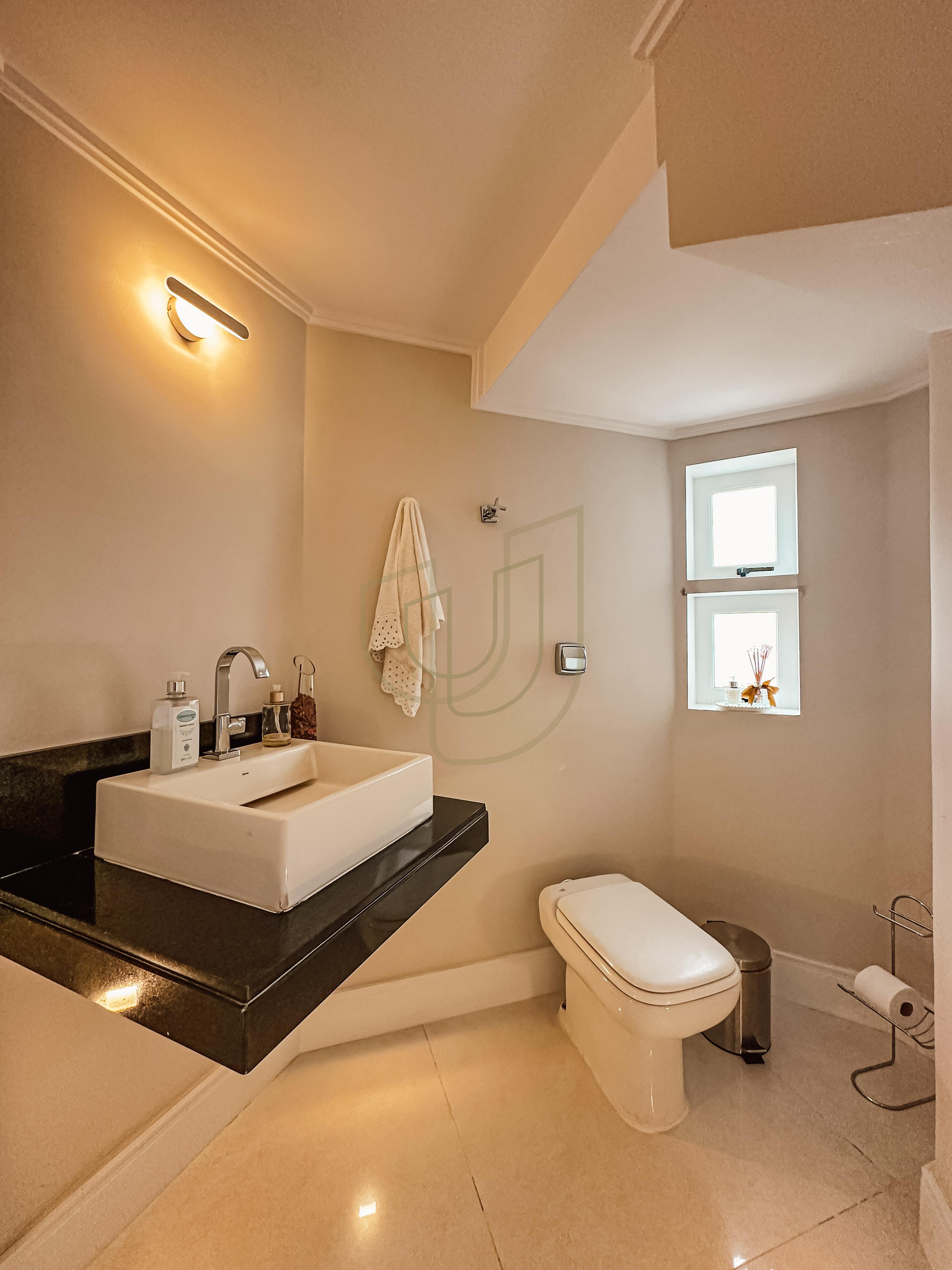 Sobrado com terreno de 720m&sup2; e 4 Dormit&oacute;rios no Jardim das Colinas - S&atilde;o Jos&eacute; dos Campos  São José dos Campos - 