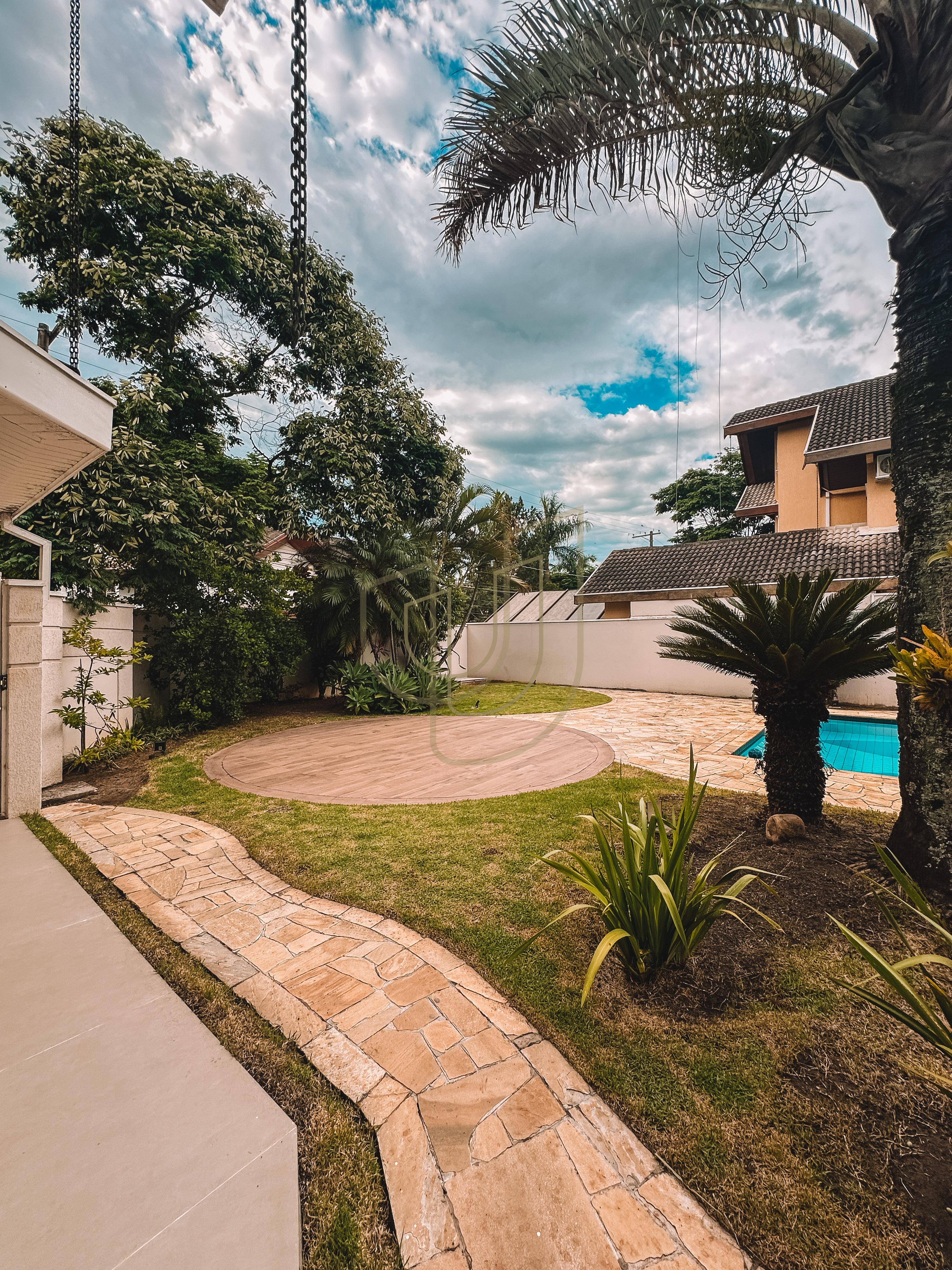 Sobrado com terreno de 720m&sup2; e 4 Dormit&oacute;rios no Jardim das Colinas - S&atilde;o Jos&eacute; dos Campos  São José dos Campos - 