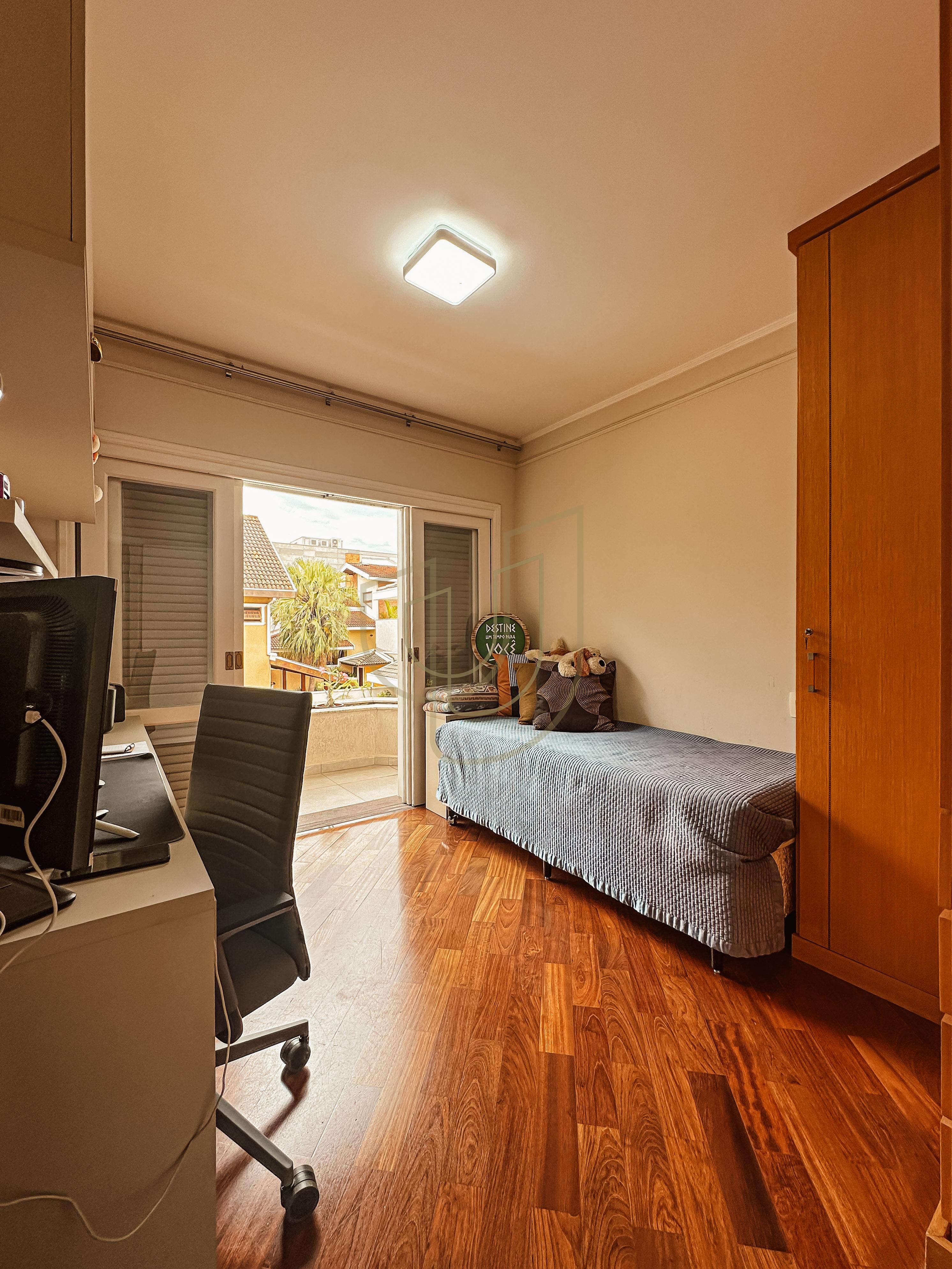 Sobrado com terreno de 720m&sup2; e 4 Dormit&oacute;rios no Jardim das Colinas - S&atilde;o Jos&eacute; dos Campos  São José dos Campos - 