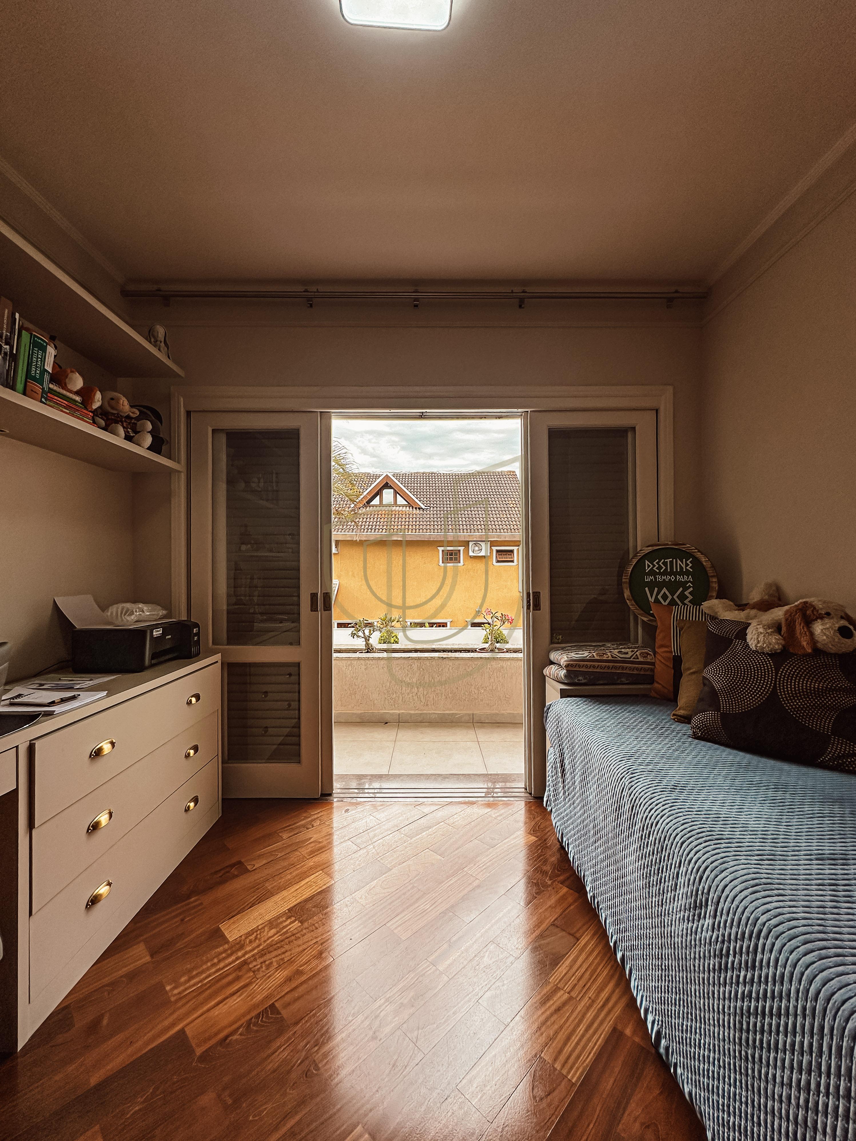 Sobrado com terreno de 720m&sup2; e 4 Dormit&oacute;rios no Jardim das Colinas - S&atilde;o Jos&eacute; dos Campos  São José dos Campos - 