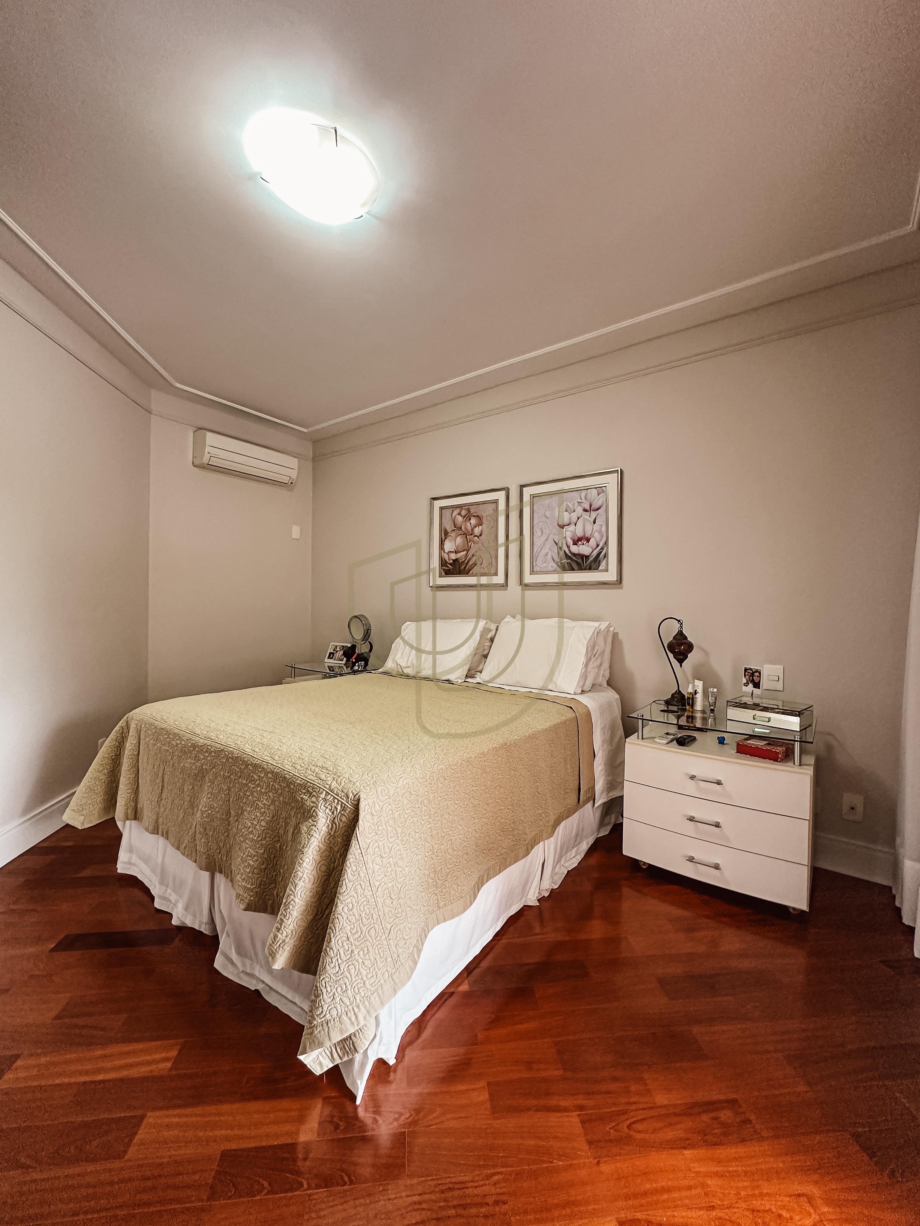 Sobrado com terreno de 720m&sup2; e 4 Dormit&oacute;rios no Jardim das Colinas - S&atilde;o Jos&eacute; dos Campos  São José dos Campos - 