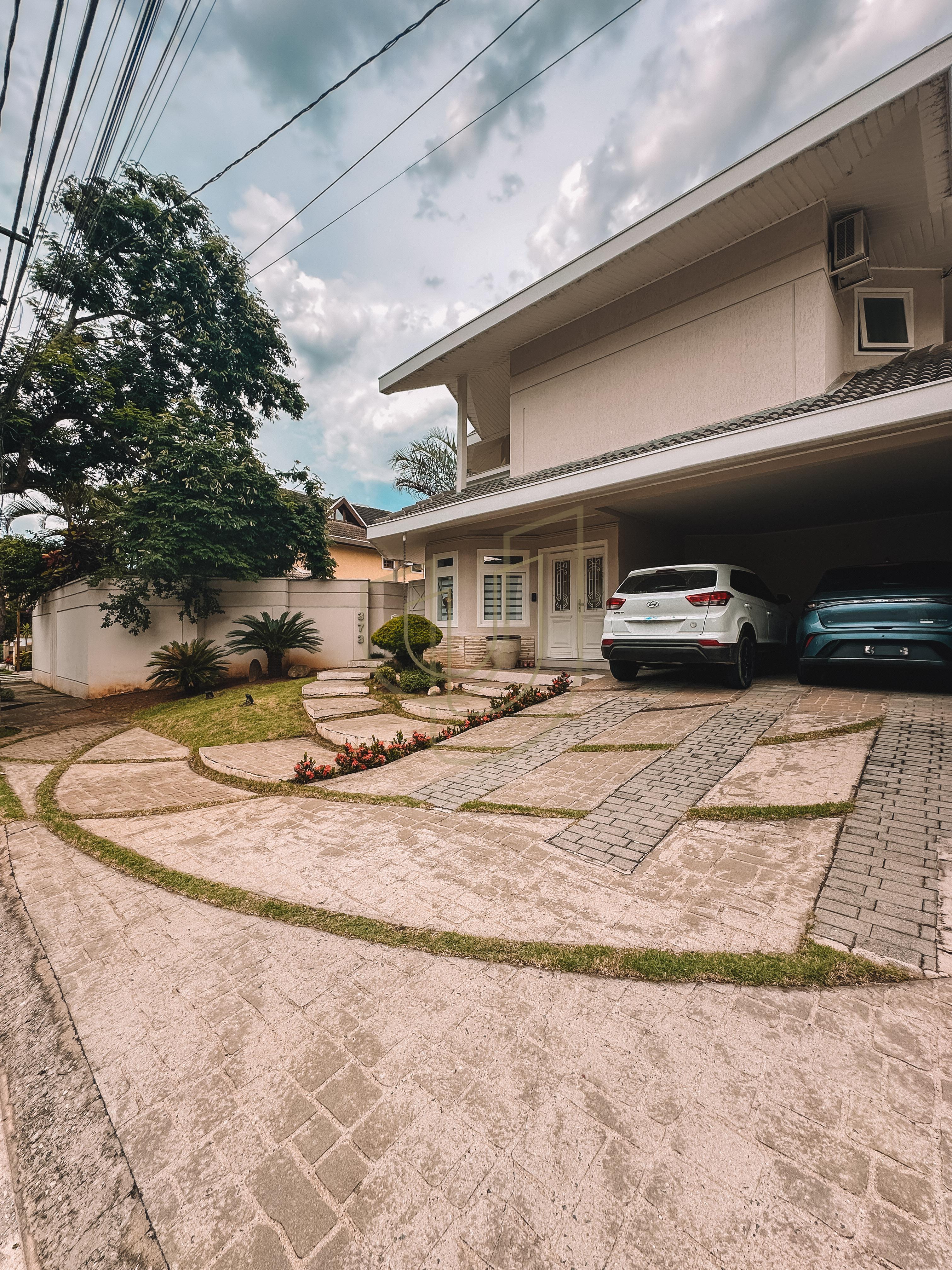 Sobrado com terreno de 720m&sup2; e 4 Dormit&oacute;rios no Jardim das Colinas - S&atilde;o Jos&eacute; dos Campos  São José dos Campos - 