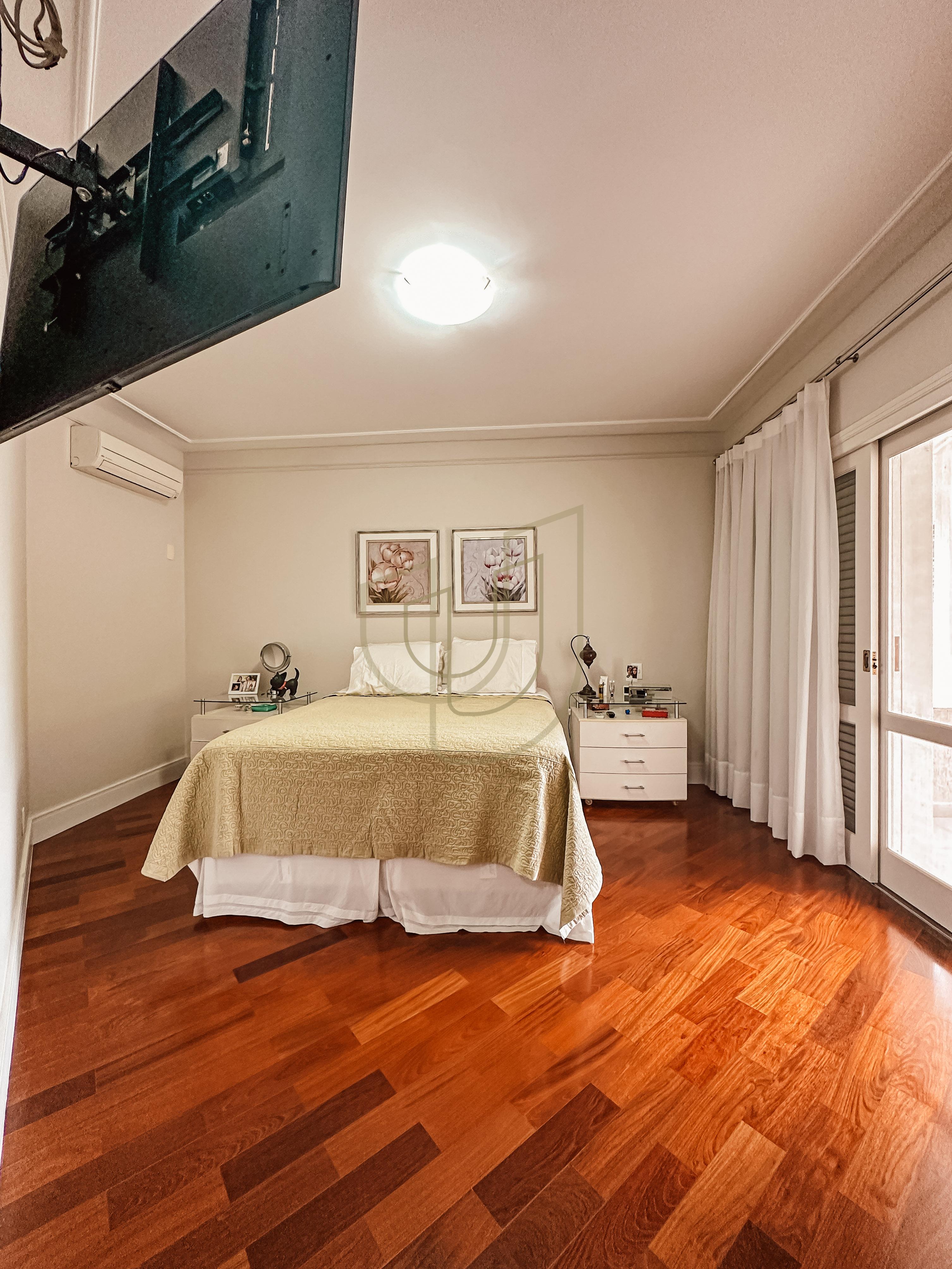 Sobrado com terreno de 720m&sup2; e 4 Dormit&oacute;rios no Jardim das Colinas - S&atilde;o Jos&eacute; dos Campos  São José dos Campos - 