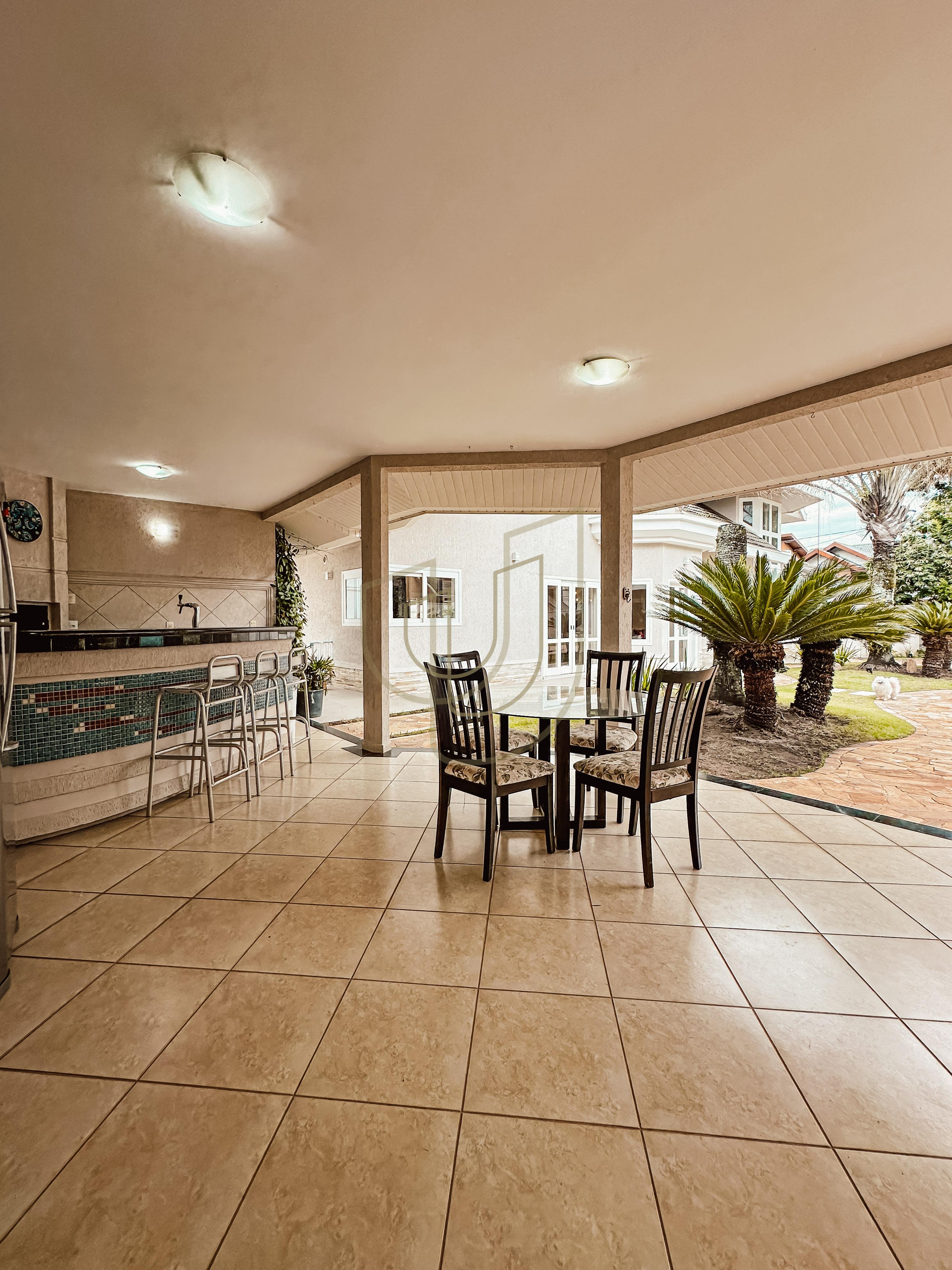 Sobrado com terreno de 720m&sup2; e 4 Dormit&oacute;rios no Jardim das Colinas - S&atilde;o Jos&eacute; dos Campos  São José dos Campos - 