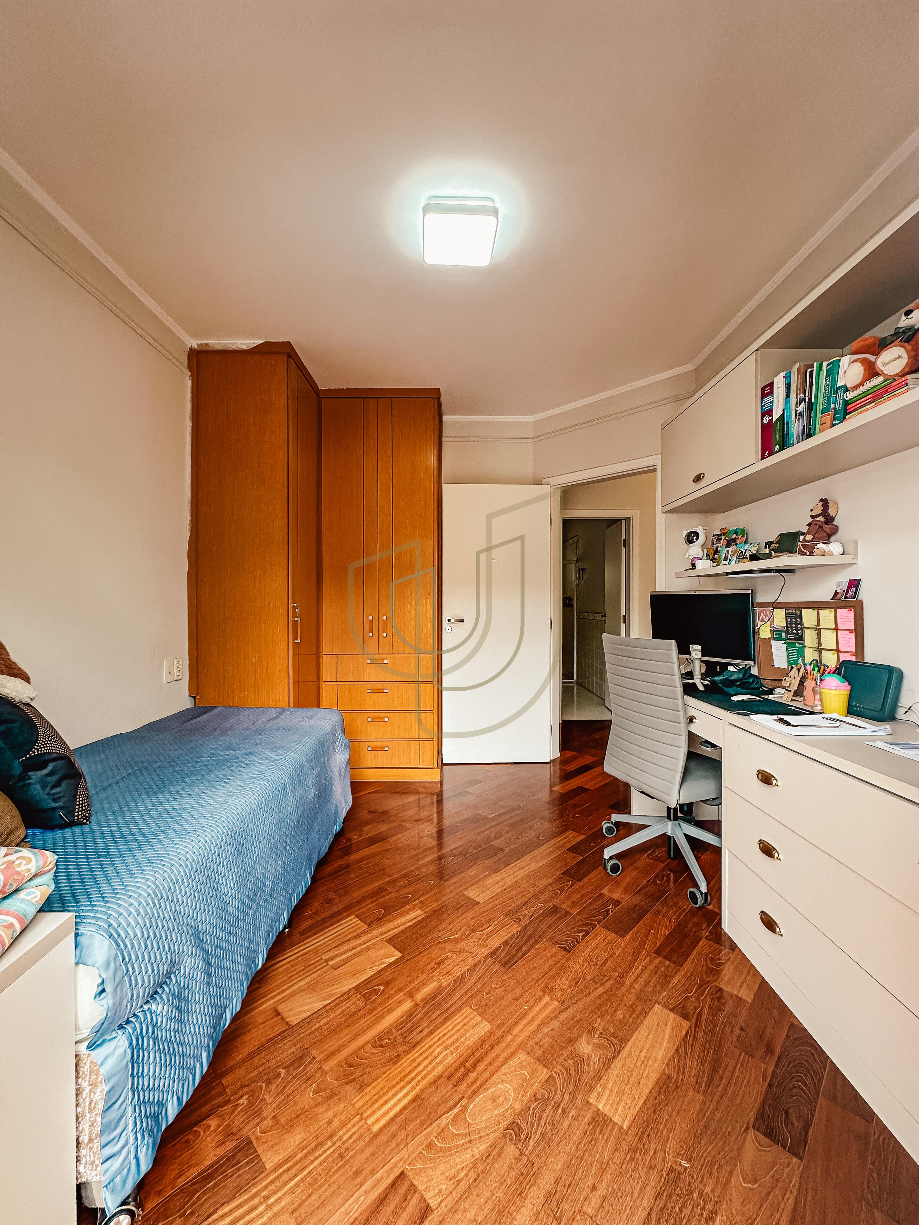 Sobrado com terreno de 720m&sup2; e 4 Dormit&oacute;rios no Jardim das Colinas - S&atilde;o Jos&eacute; dos Campos  São José dos Campos - 