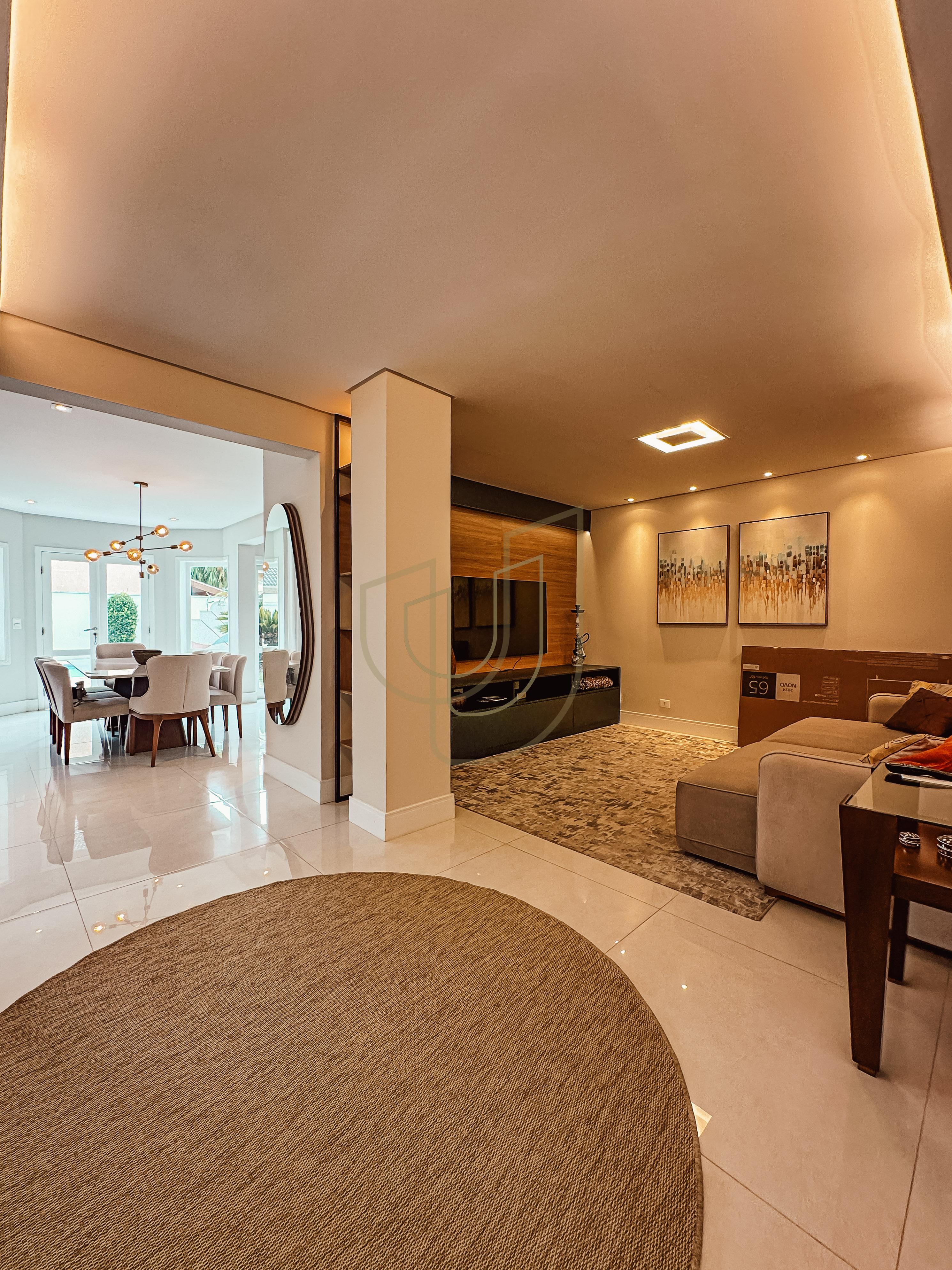 Sobrado com terreno de 720m&sup2; e 4 Dormit&oacute;rios no Jardim das Colinas - S&atilde;o Jos&eacute; dos Campos  São José dos Campos - 