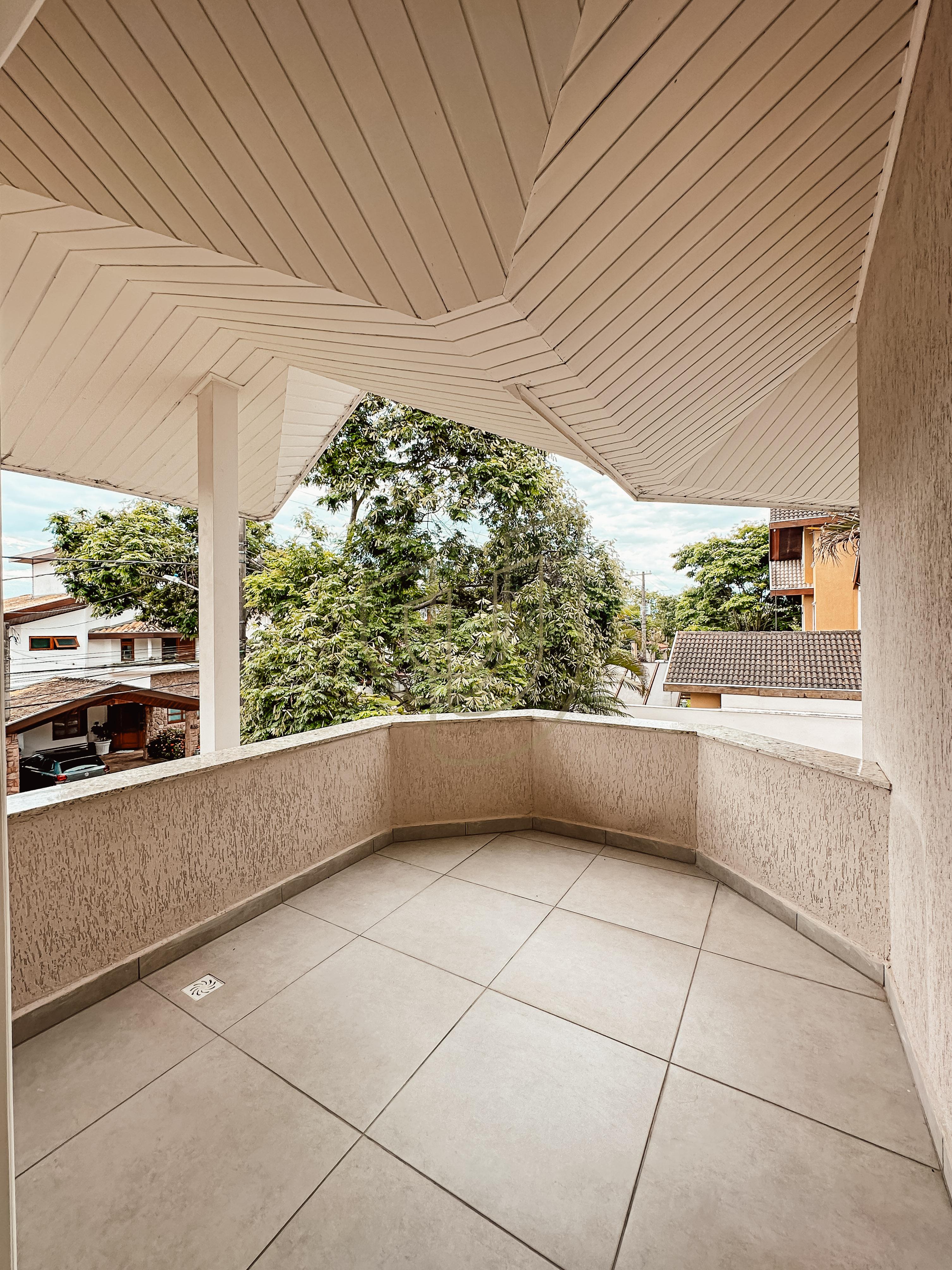 Sobrado com terreno de 720m&sup2; e 4 Dormit&oacute;rios no Jardim das Colinas - S&atilde;o Jos&eacute; dos Campos  São José dos Campos - 