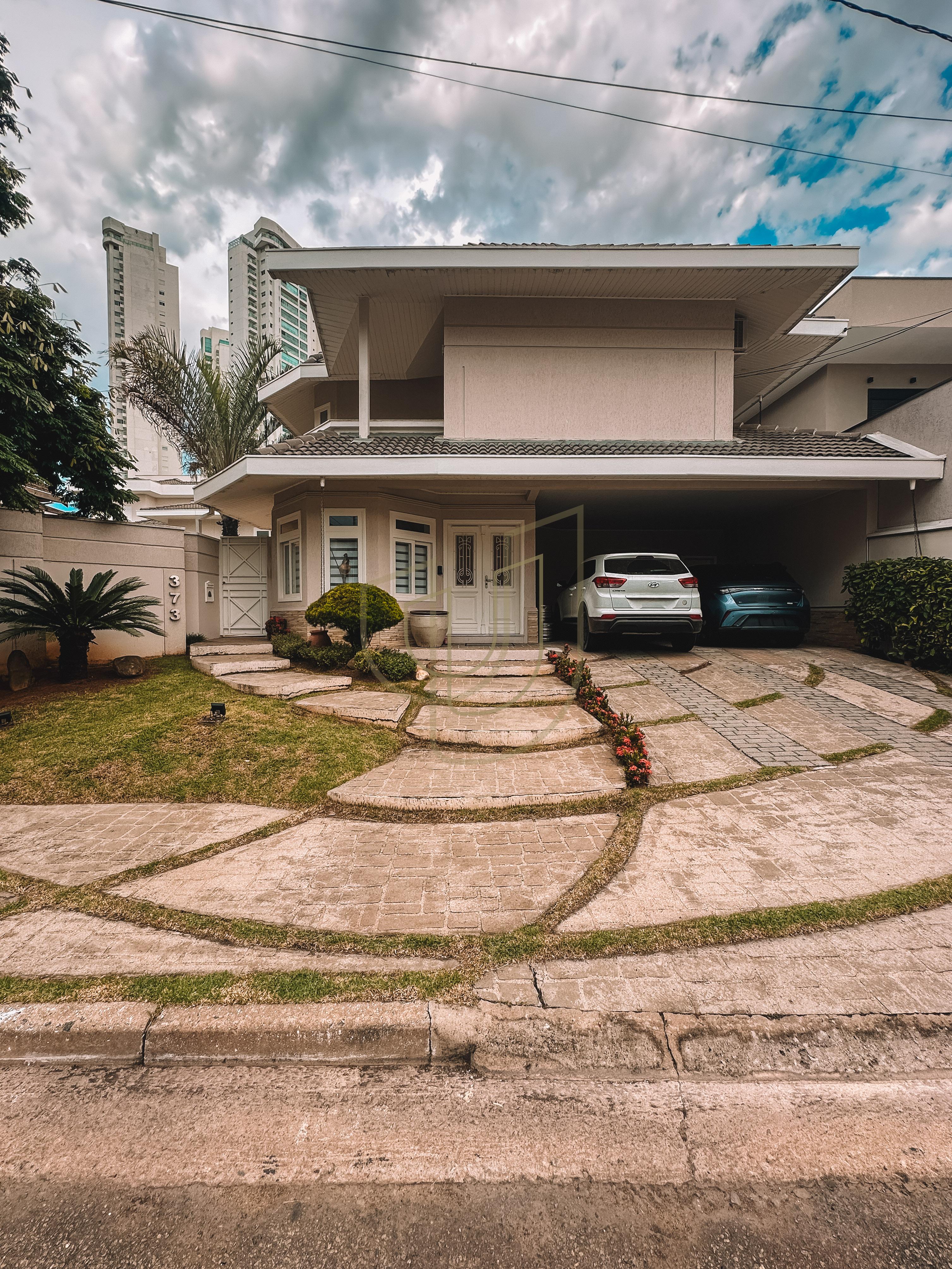 Sobrado com terreno de 720m&sup2; e 4 Dormit&oacute;rios no Jardim das Colinas - S&atilde;o Jos&eacute; dos Campos  São José dos Campos - 