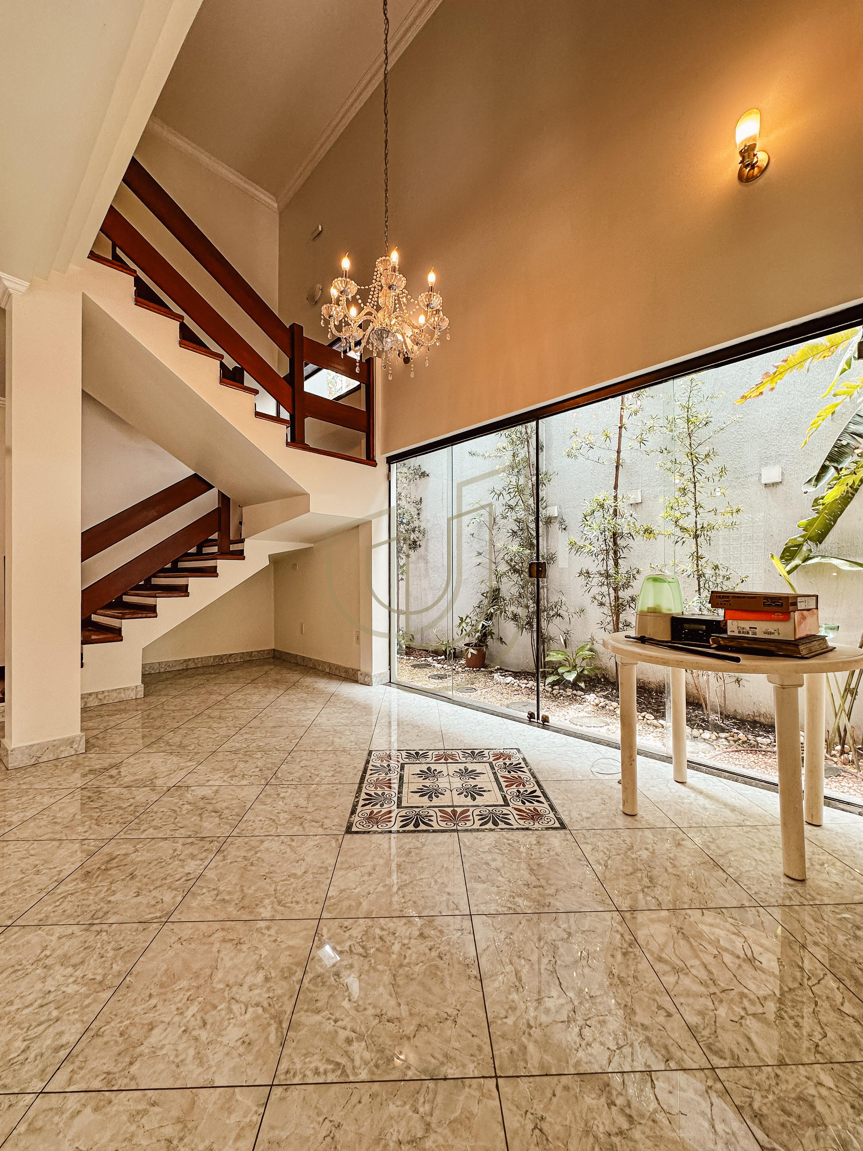 Sobrado com 4 Dormit&oacute;rios a venda no Jardim Esplanada - S&atilde;o Jos&eacute; dos Campos  São José dos Campos - 