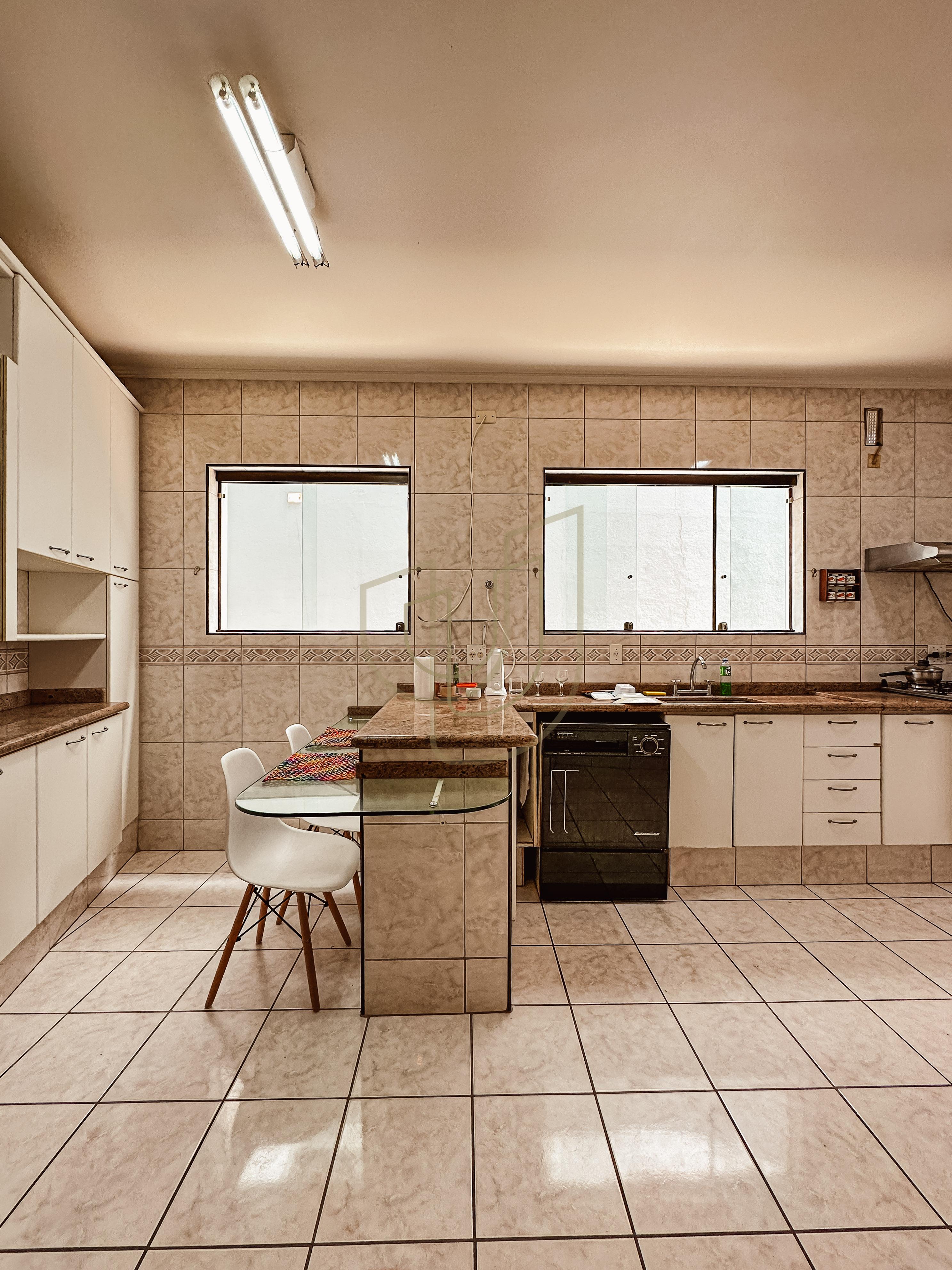 Sobrado com 4 Dormit&oacute;rios a venda no Jardim Esplanada - S&atilde;o Jos&eacute; dos Campos  São José dos Campos - 