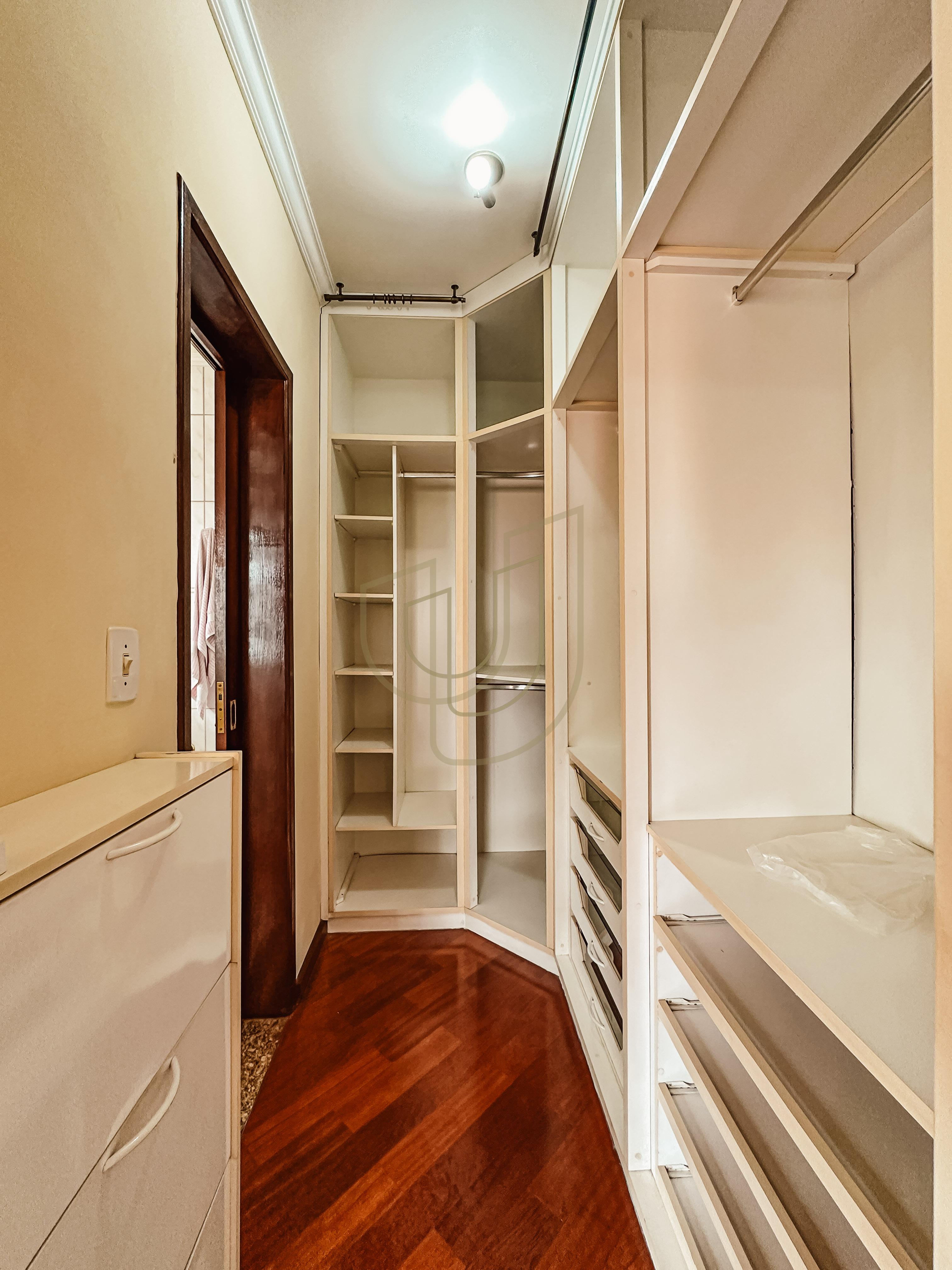 Sobrado com 4 Dormit&oacute;rios a venda no Jardim Esplanada - S&atilde;o Jos&eacute; dos Campos  São José dos Campos - 