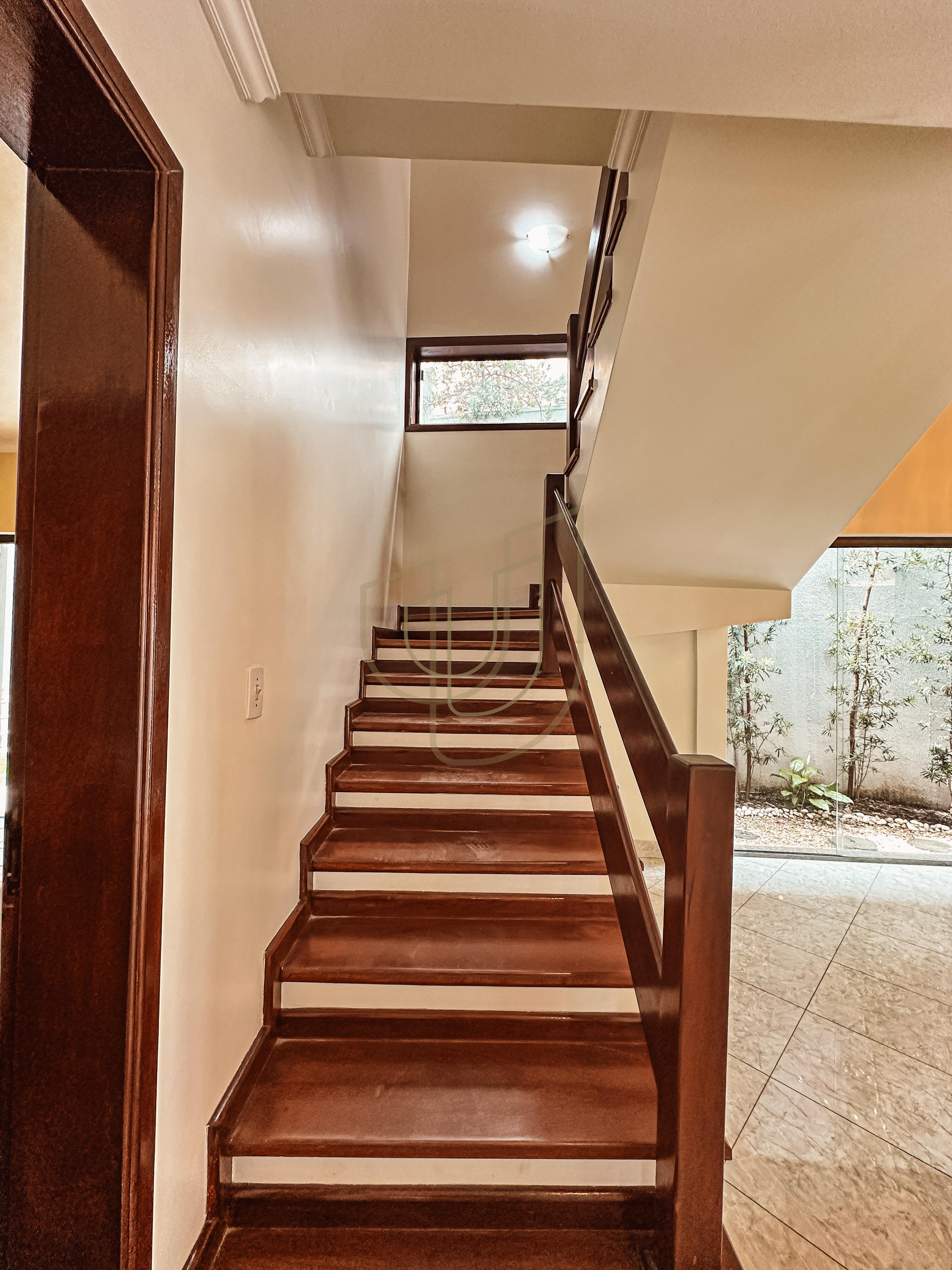 Sobrado com 4 Dormit&oacute;rios a venda no Jardim Esplanada - S&atilde;o Jos&eacute; dos Campos  São José dos Campos - 