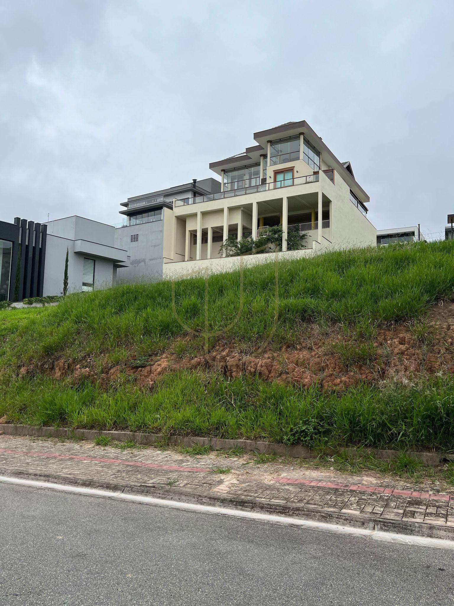 Terreno de 518m&sup2; no condom&iacute;nio Residencial Jaguary - S&atilde;o Jos&eacute; dos Campos/SP  São José dos Campos - 