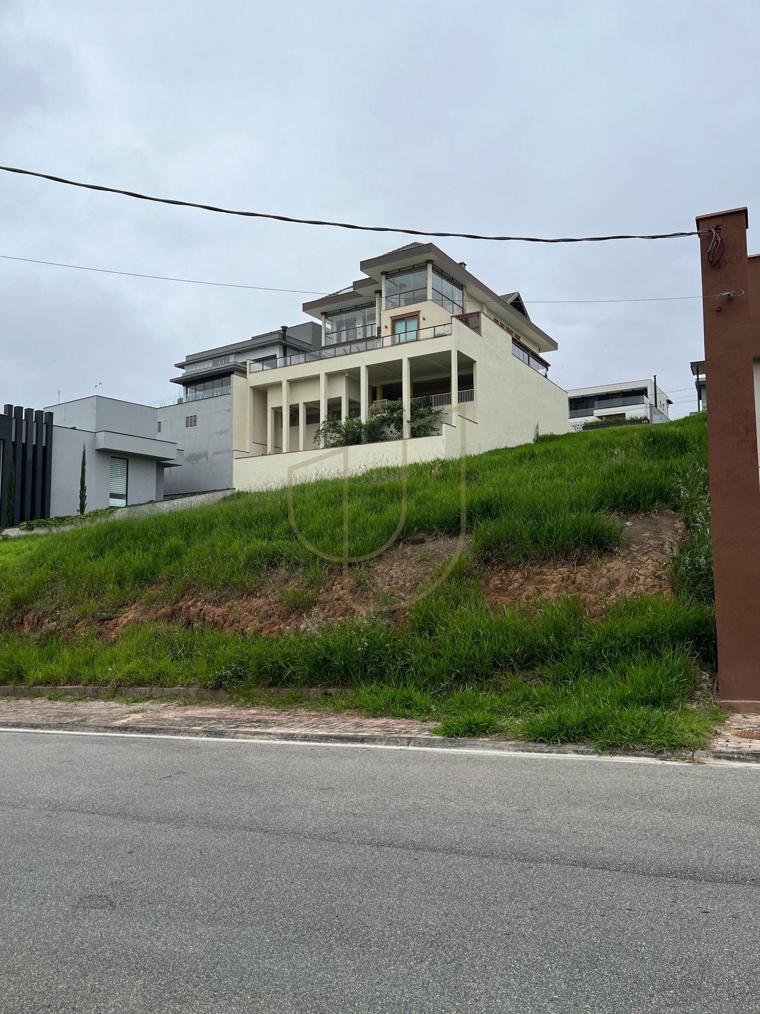 Terreno de 518m&sup2; no condom&iacute;nio Residencial Jaguary - S&atilde;o Jos&eacute; dos Campos/SP  São José dos Campos - 