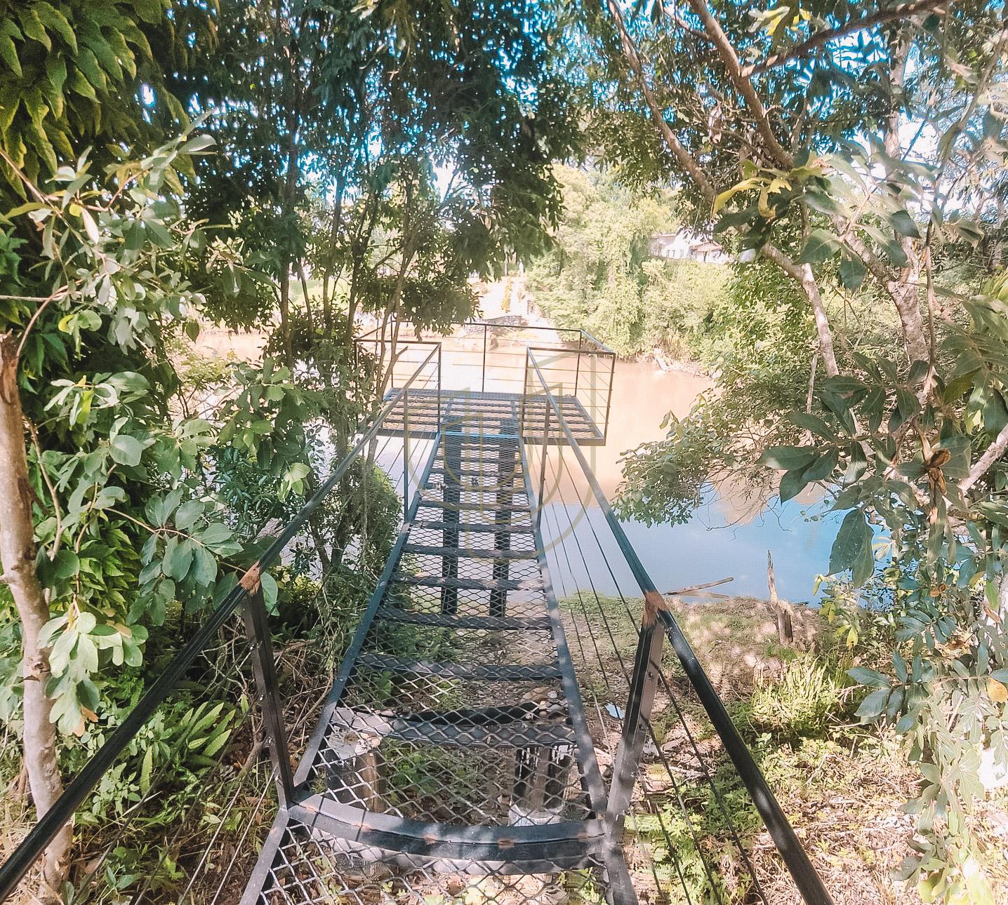 Ch&aacute;cara com 3900 m&sup2; com deck para o rio em Guararema Estrada Municipal Heitor Pereira de Souza Guararema - 
