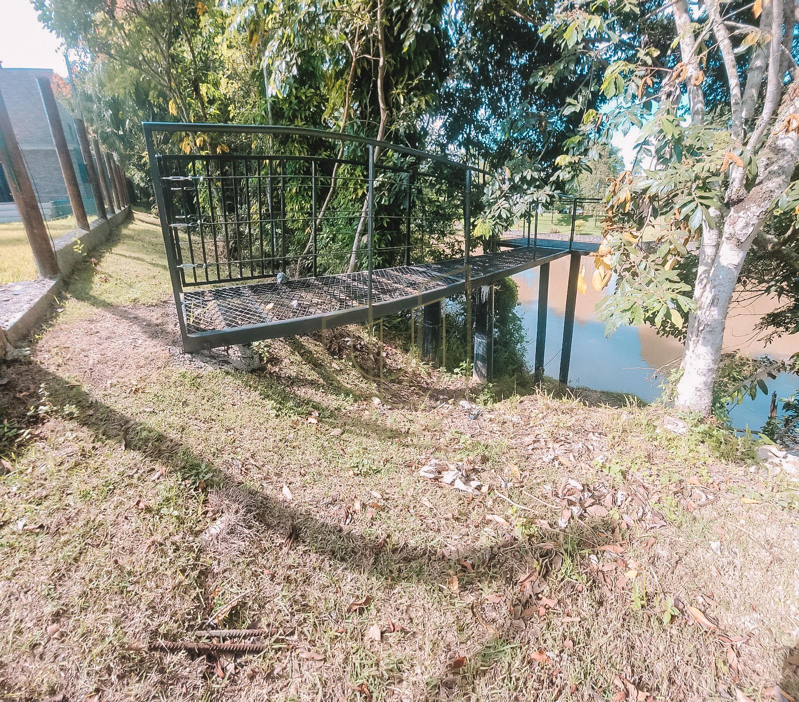 Ch&aacute;cara com 3900 m&sup2; com deck para o rio em Guararema Estrada Municipal Heitor Pereira de Souza Guararema - 