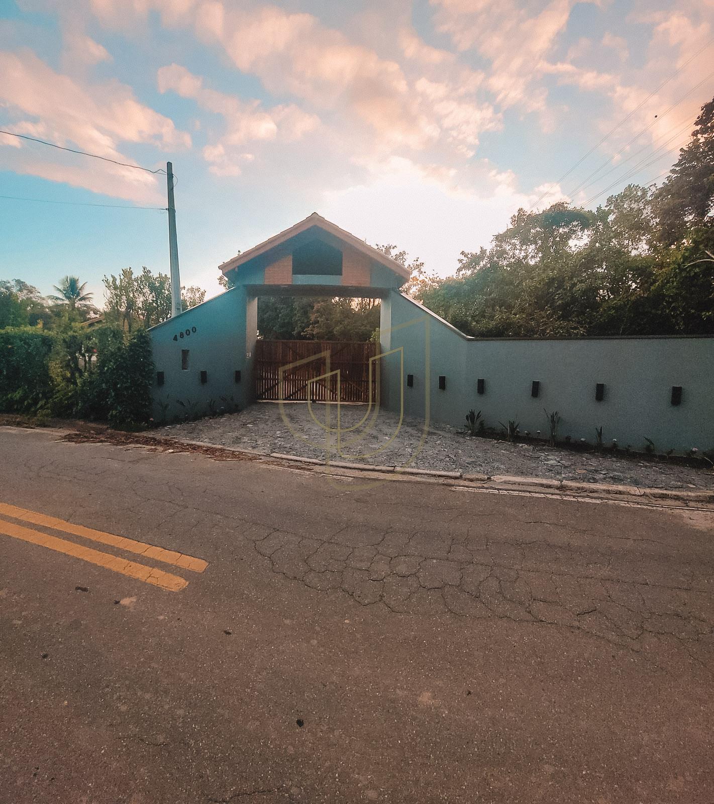 Ch&aacute;cara com 3900 m&sup2; com deck para o rio em Guararema Estrada Municipal Heitor Pereira de Souza Guararema - 