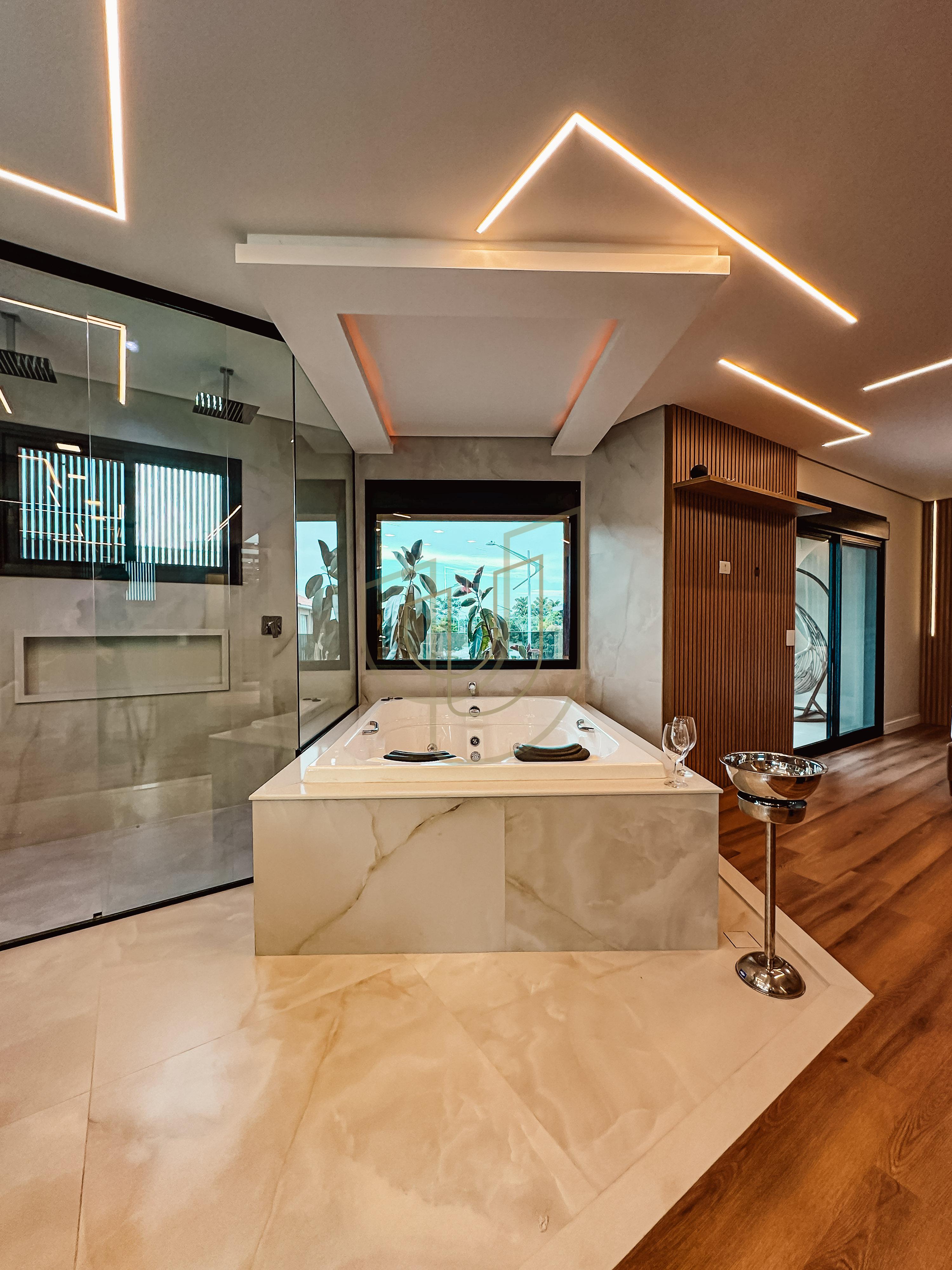 Sobrado sofisticado com 4 su&iacute;tes no Jardim do Golfe I Avenida Loth Bagunha Maldos São José dos Campos - 