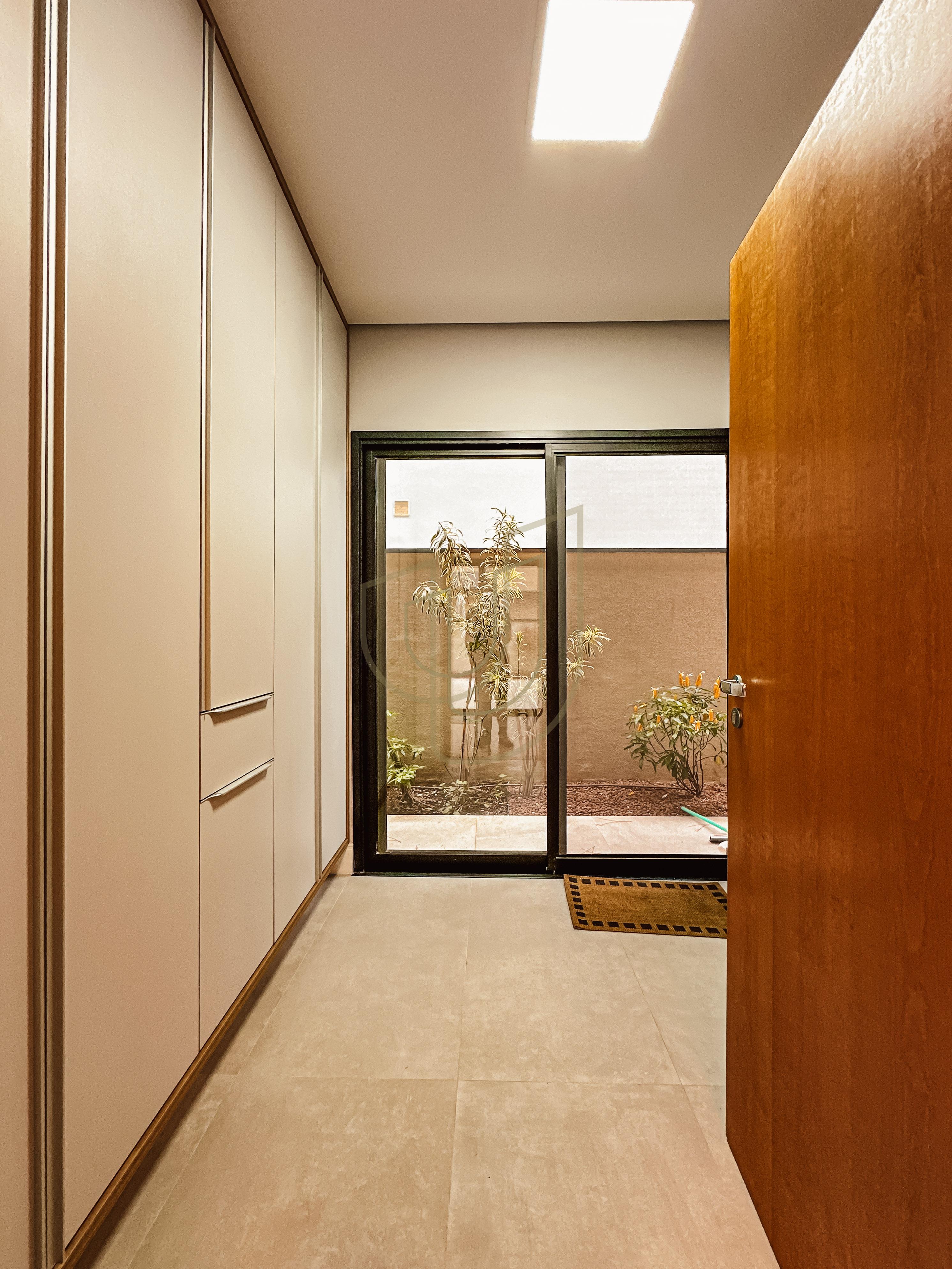 Sobrado sofisticado com 4 su&iacute;tes no Jardim do Golfe I Avenida Loth Bagunha Maldos São José dos Campos - 