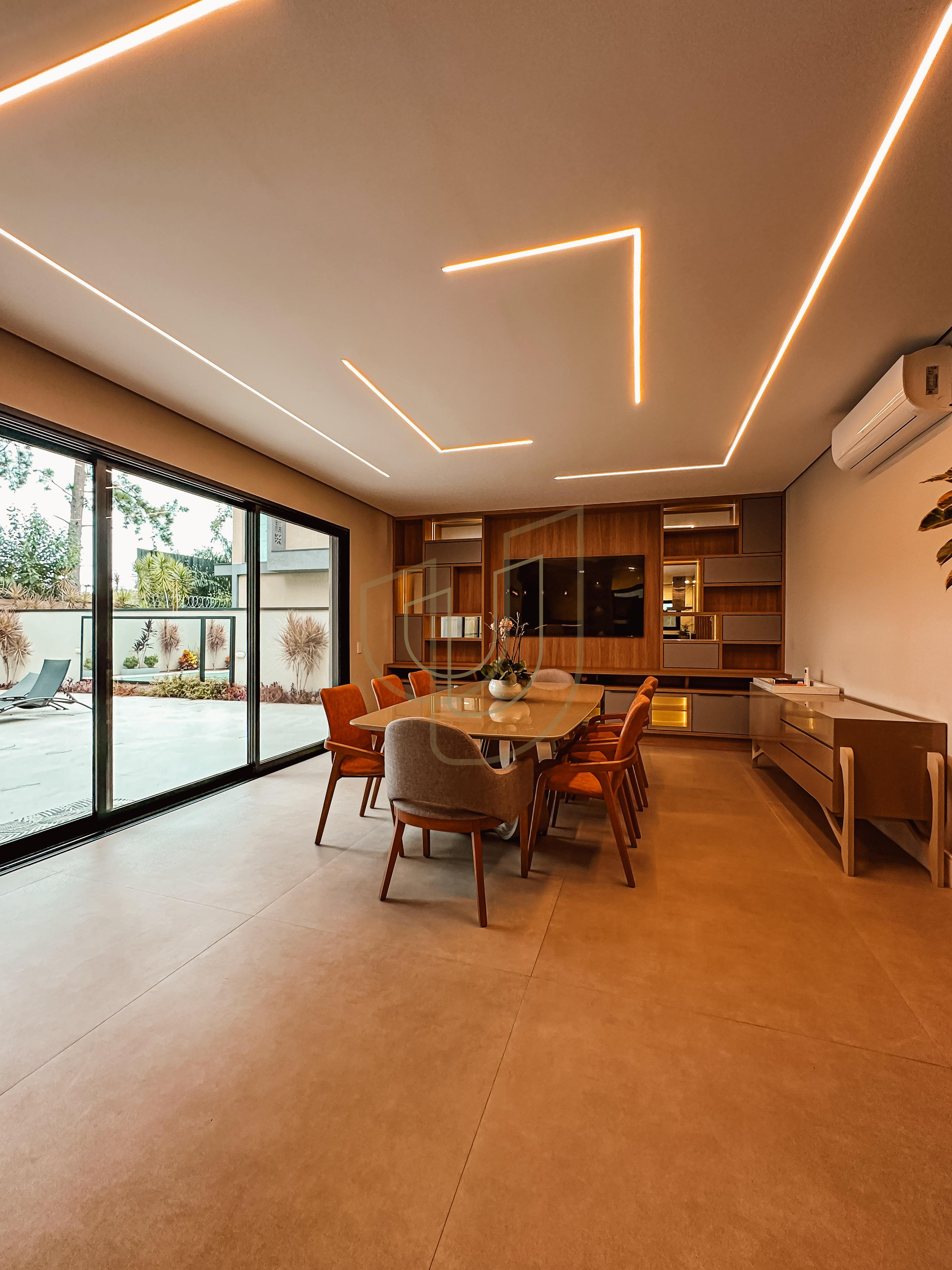 Sobrado sofisticado com 4 su&iacute;tes no Jardim do Golfe I Avenida Loth Bagunha Maldos São José dos Campos - 