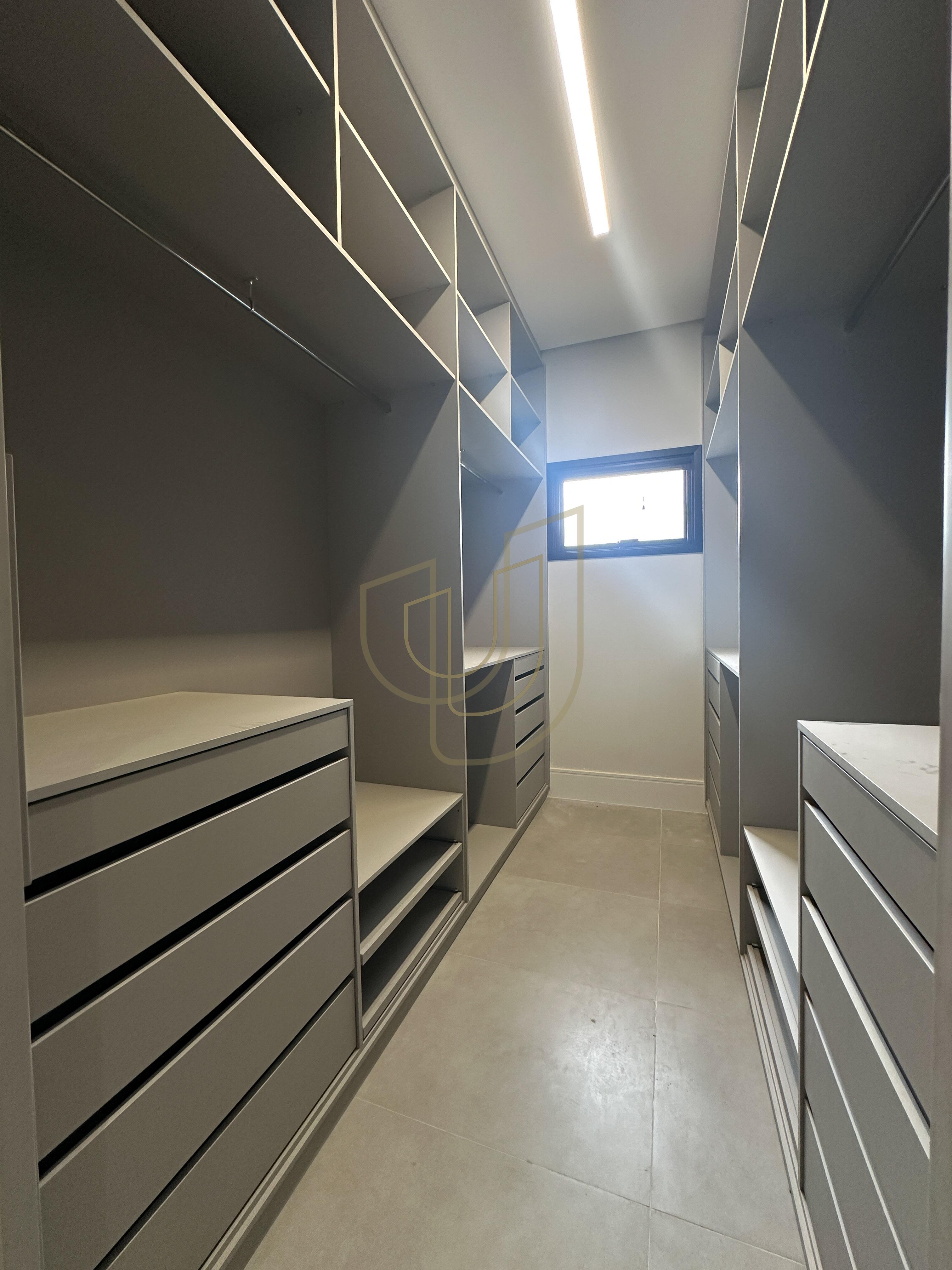 Casa T&eacute;rrea com 3 Su&iacute;tes no Jardim do Golfe III Avenida Loth Bagunha Maldos São José dos Campos - 