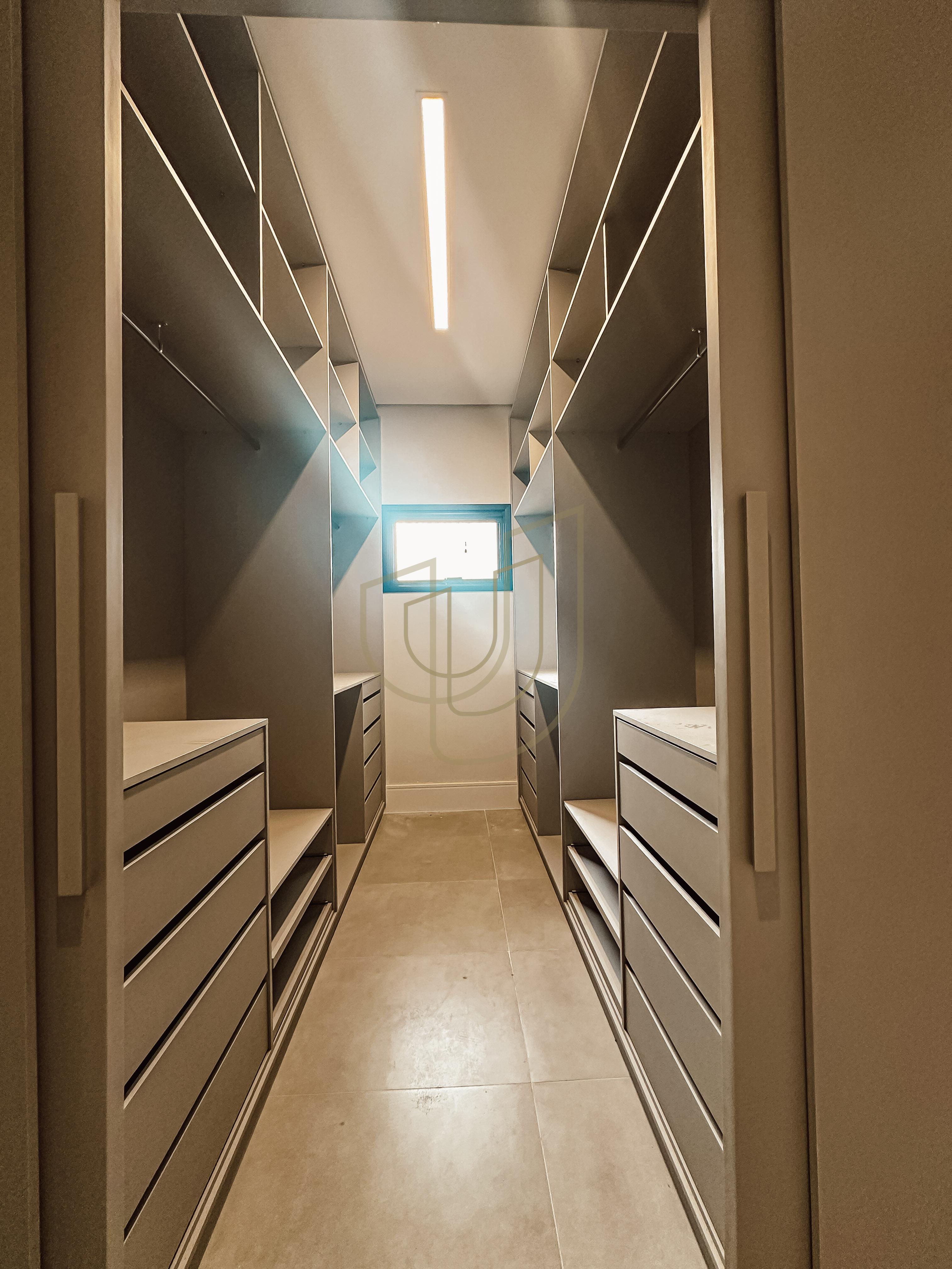 Casa T&eacute;rrea com 3 Su&iacute;tes no Jardim do Golfe III Avenida Loth Bagunha Maldos São José dos Campos - 