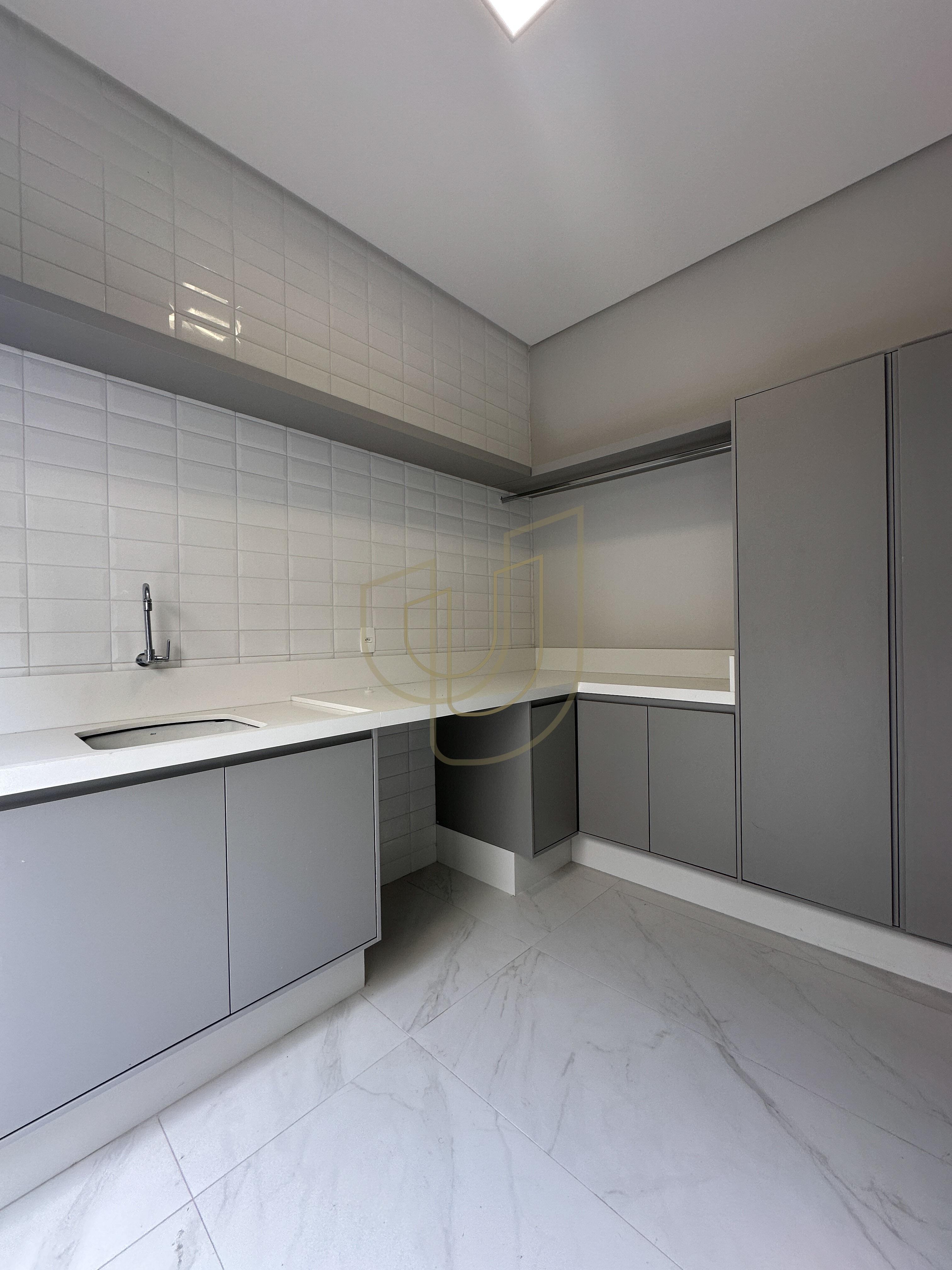 Casa T&eacute;rrea com 3 Su&iacute;tes no Jardim do Golfe III Avenida Loth Bagunha Maldos São José dos Campos - 