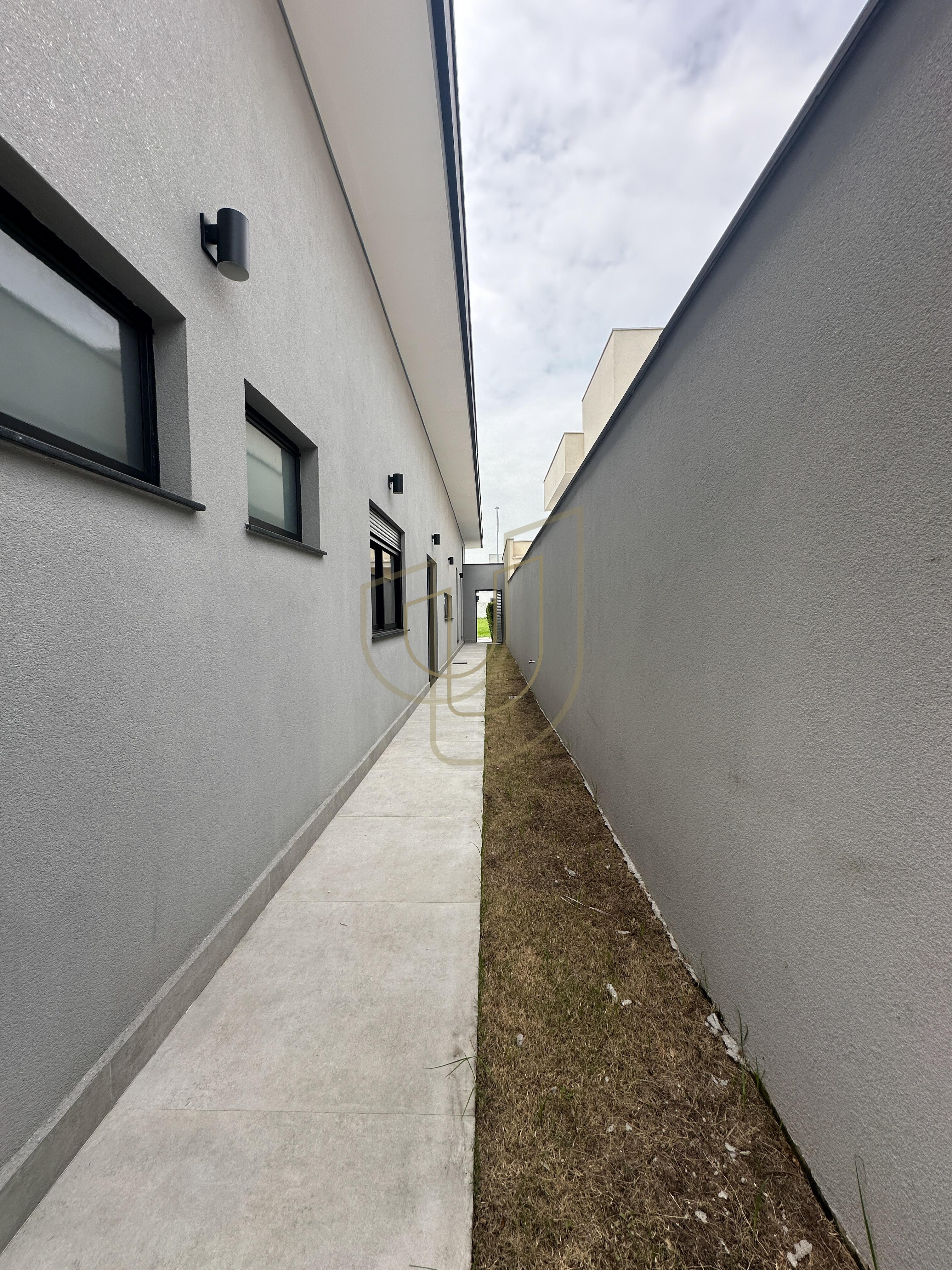 Casa T&eacute;rrea com 3 Su&iacute;tes no Jardim do Golfe III Avenida Loth Bagunha Maldos São José dos Campos - 