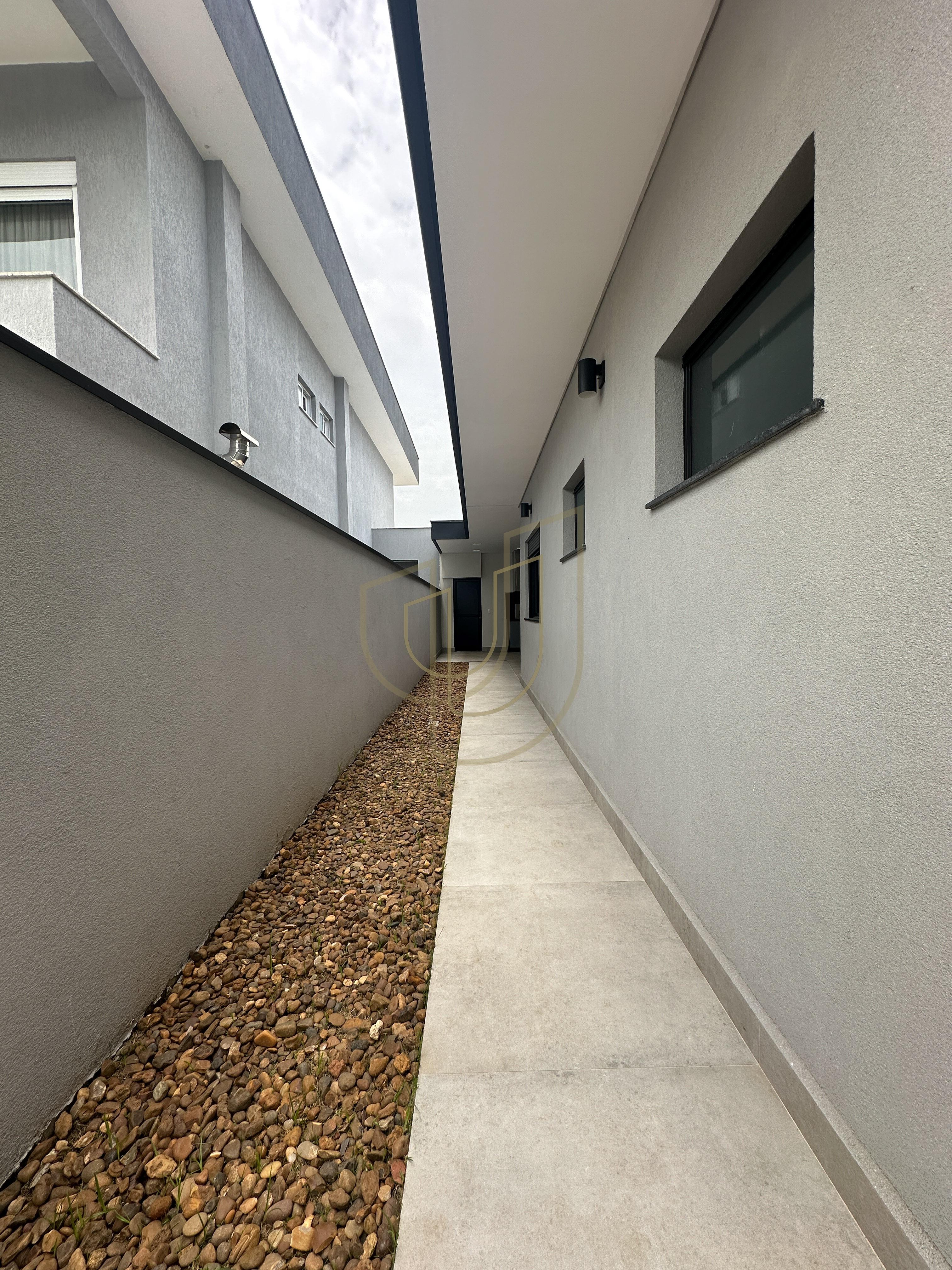 Casa T&eacute;rrea com 3 Su&iacute;tes no Jardim do Golfe III Avenida Loth Bagunha Maldos São José dos Campos - 