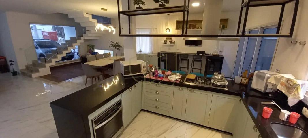 Sobrado sofisticado com 3 su&iacute;tes no Condom&iacute;nio Vivva Jacare&iacute; Avenida Antônio Abdon Abrahão Jacareí - 