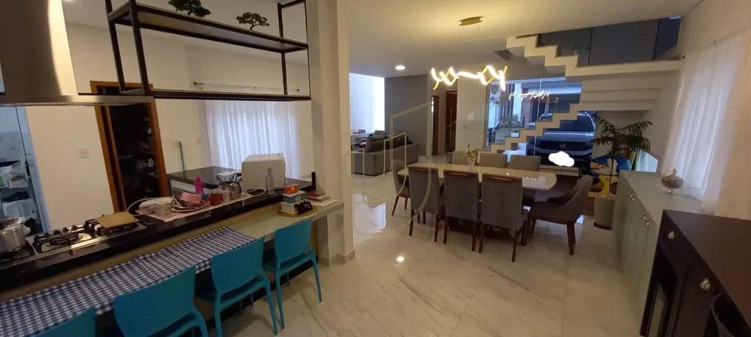 Sobrado sofisticado com 3 su&iacute;tes no Condom&iacute;nio Vivva Jacare&iacute; Avenida Antônio Abdon Abrahão Jacareí - 