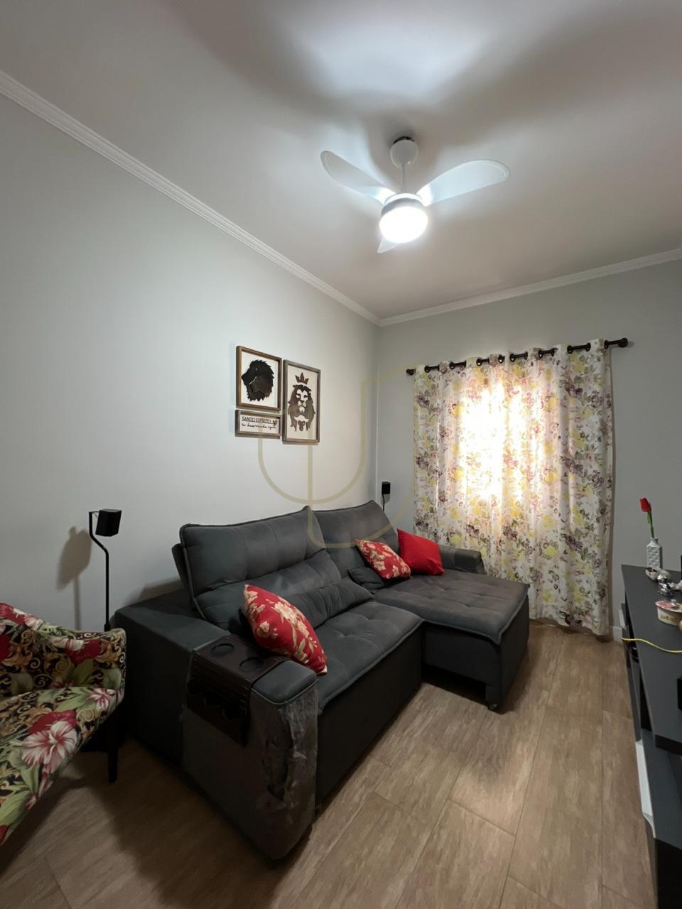 Casa com 3 Dormit&oacute;rios e 140m&sup2; no Vila Branca  Jacareí - 