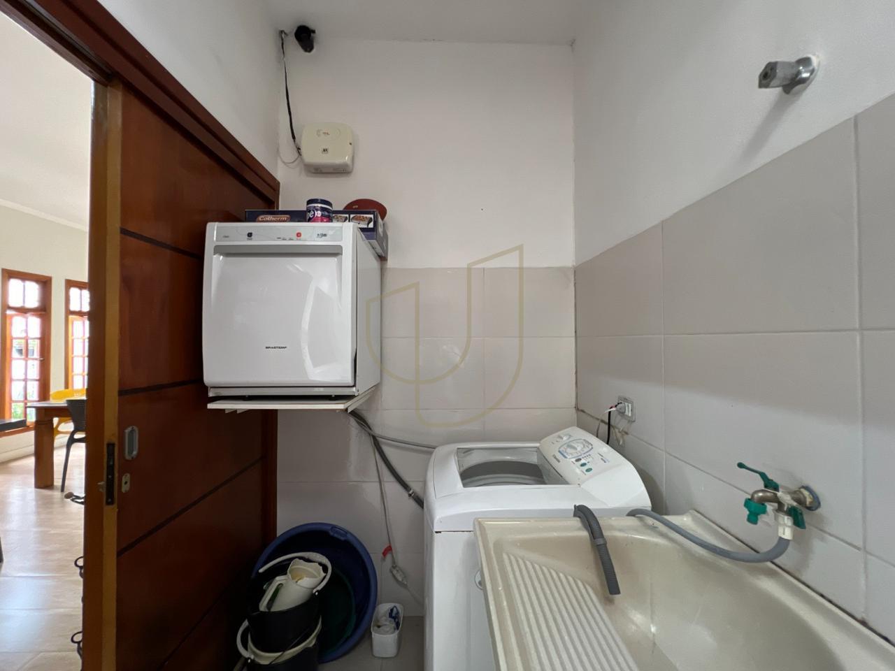 Casa com 3 Dormit&oacute;rios e 140m&sup2; no Vila Branca  Jacareí - 