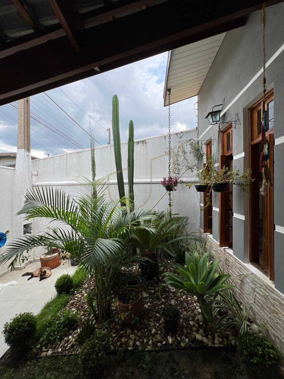 Casa com 3 Dormit&oacute;rios e 140m&sup2; no Vila Branca  Jacareí - 