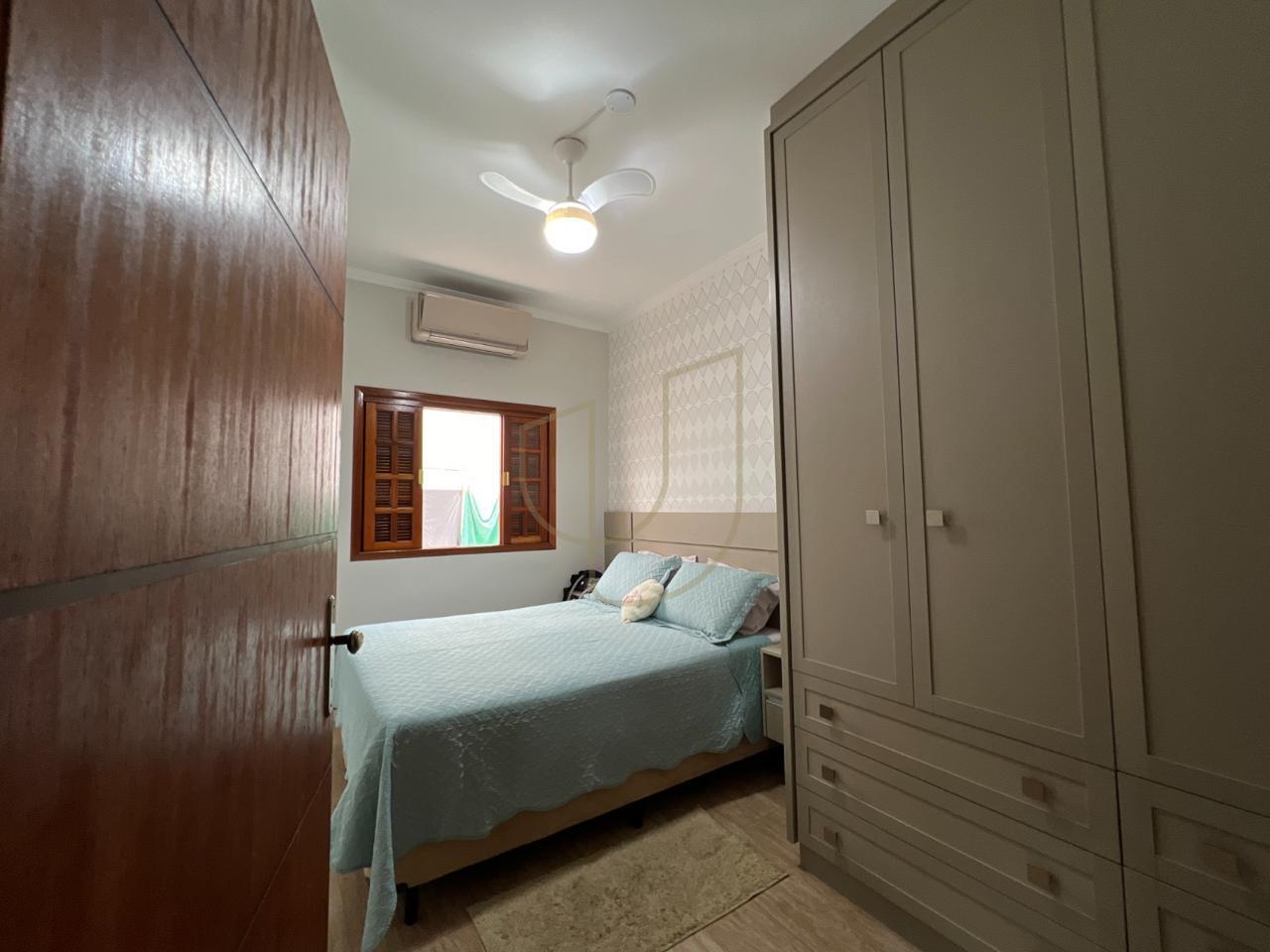 Casa com 3 Dormit&oacute;rios e 140m&sup2; no Vila Branca  Jacareí - 