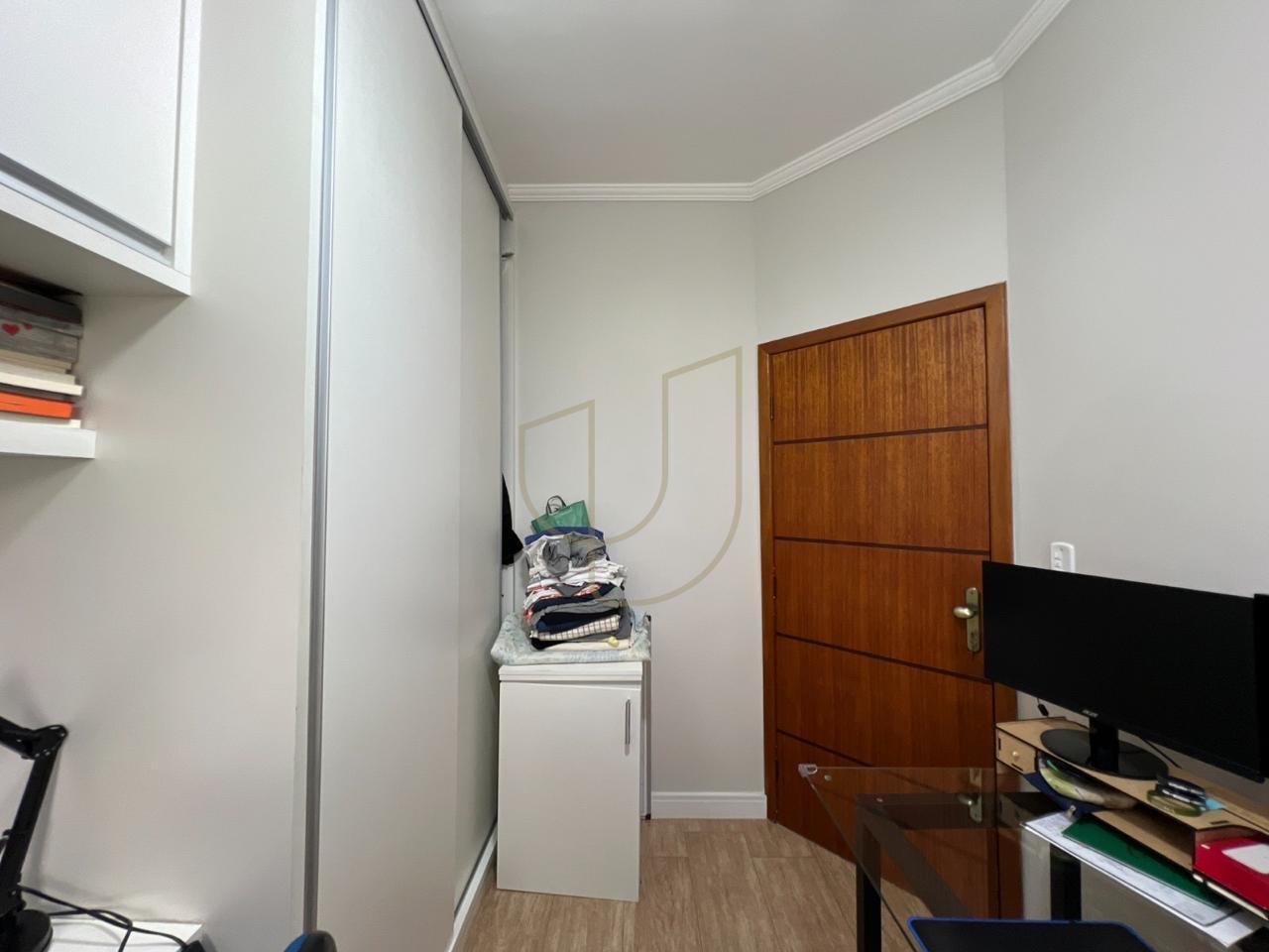 Casa com 3 Dormit&oacute;rios e 140m&sup2; no Vila Branca  Jacareí - 