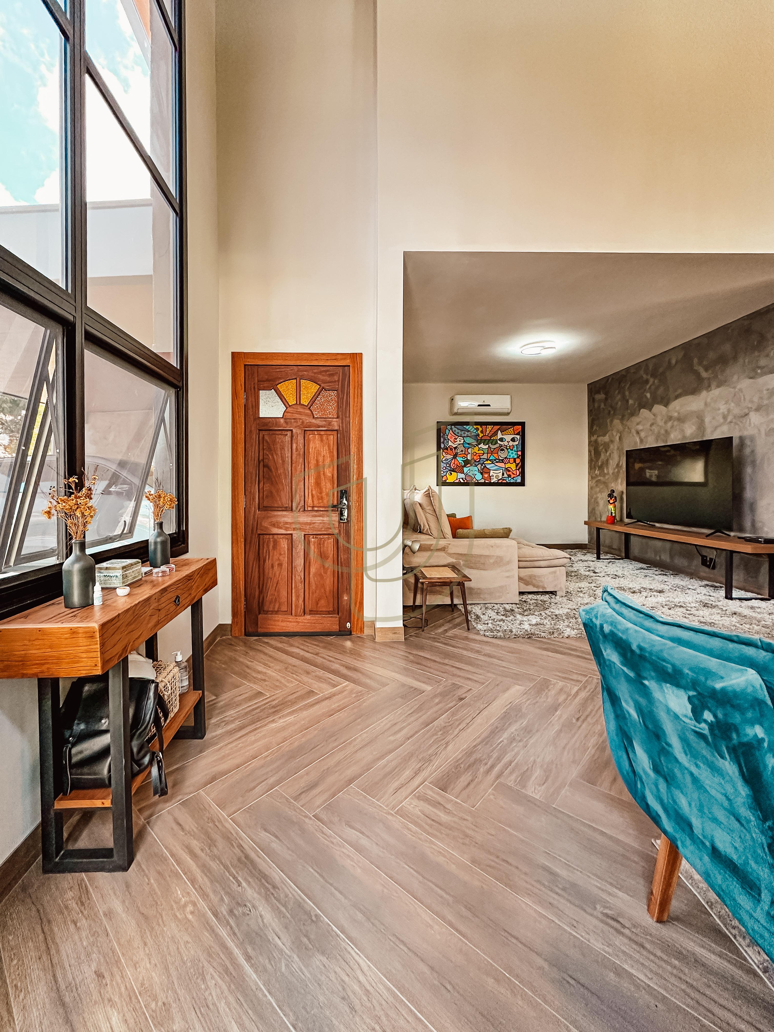 Casa T&eacute;rrea com 3 Su&iacute;tes no Condom&iacute;nio Jardim das Colinas  São José dos Campos - 