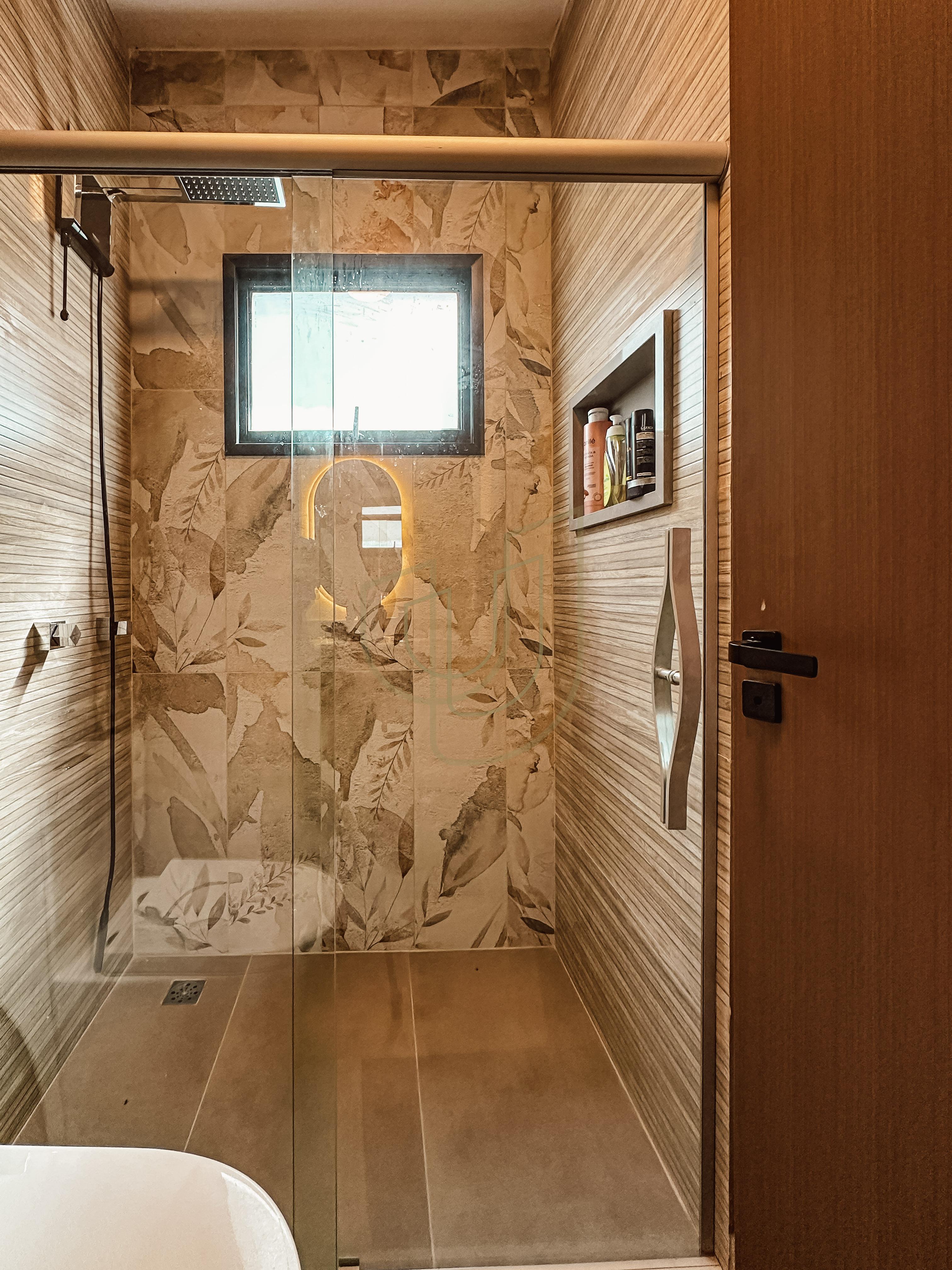 Casa T&eacute;rrea com 3 Su&iacute;tes no Condom&iacute;nio Jardim das Colinas  São José dos Campos - 