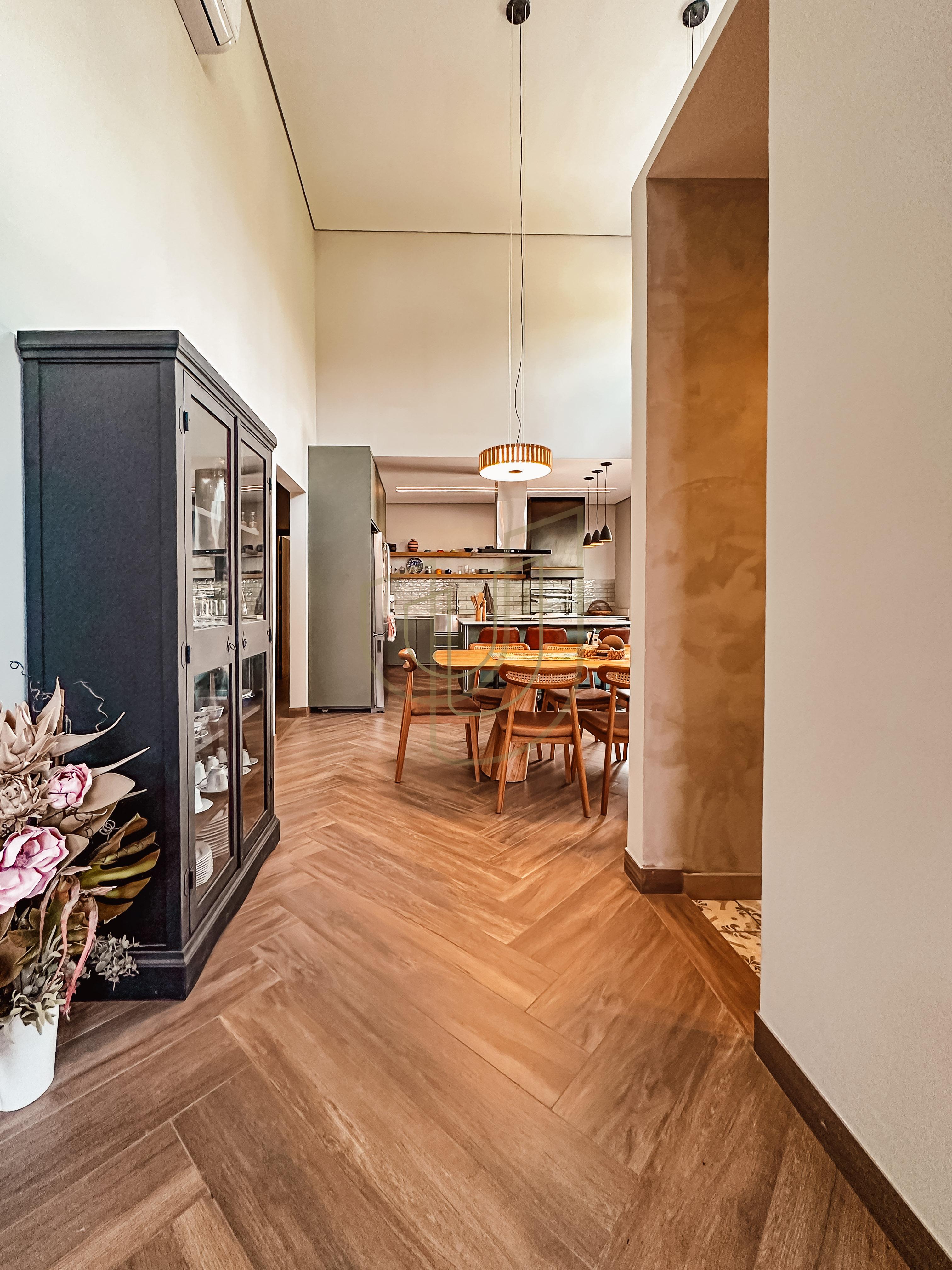 Casa T&eacute;rrea com 3 Su&iacute;tes no Condom&iacute;nio Jardim das Colinas  São José dos Campos - 