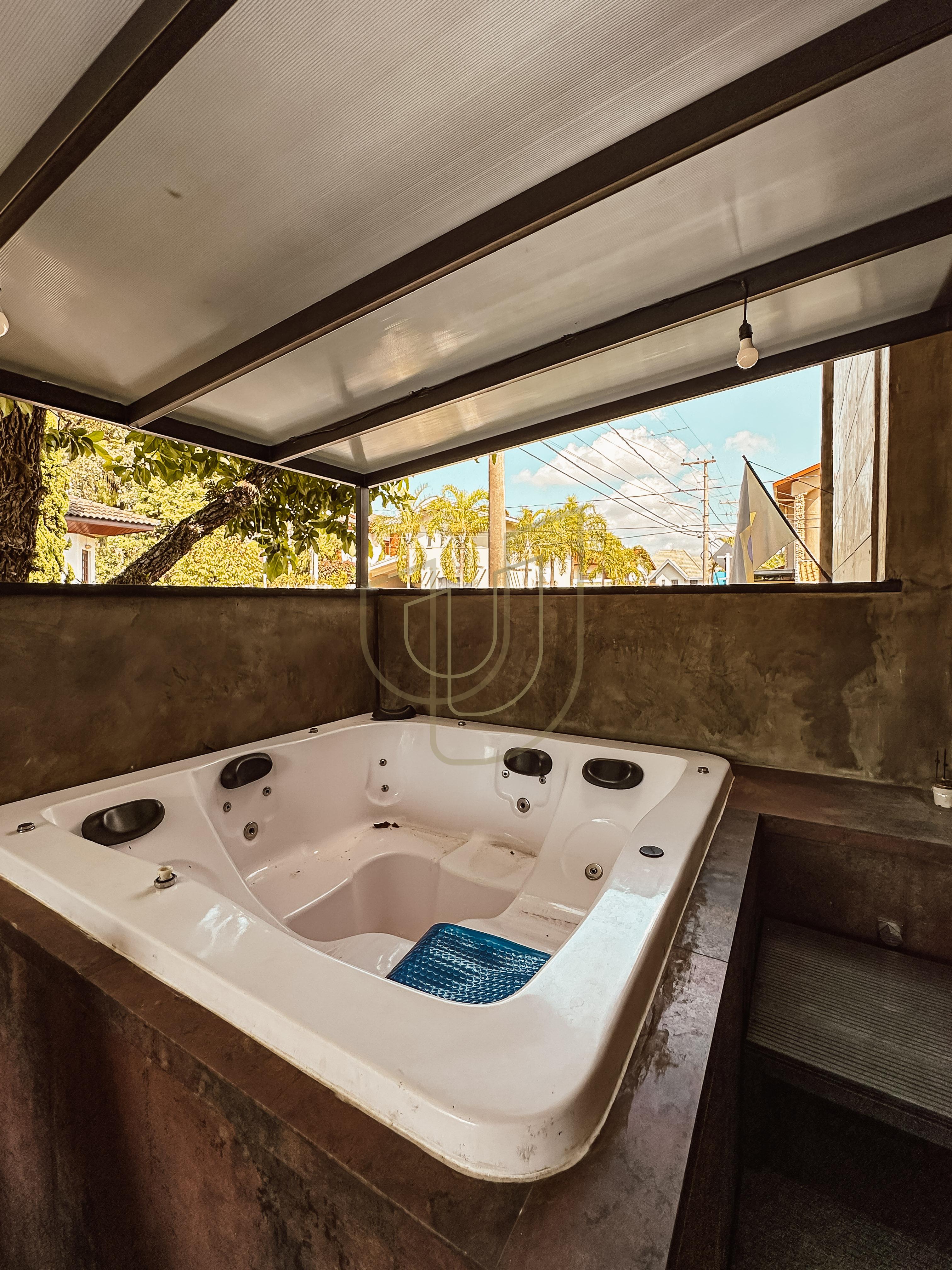 Casa T&eacute;rrea com 3 Su&iacute;tes no Condom&iacute;nio Jardim das Colinas  São José dos Campos - 