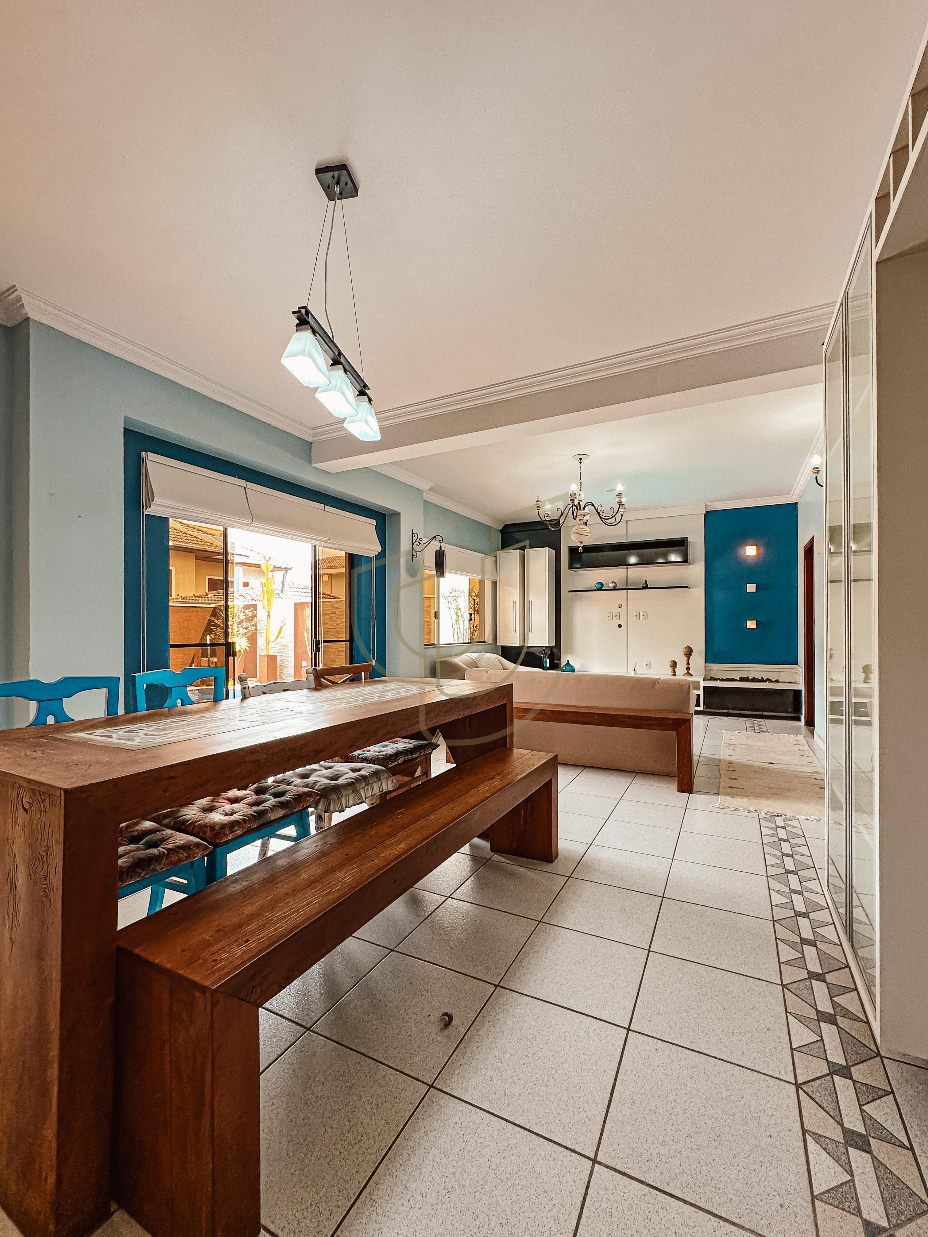 Casa com 4 Dormit&oacute;rios no Condom&iacute;nio Altos da Serra I  São José dos Campos - 